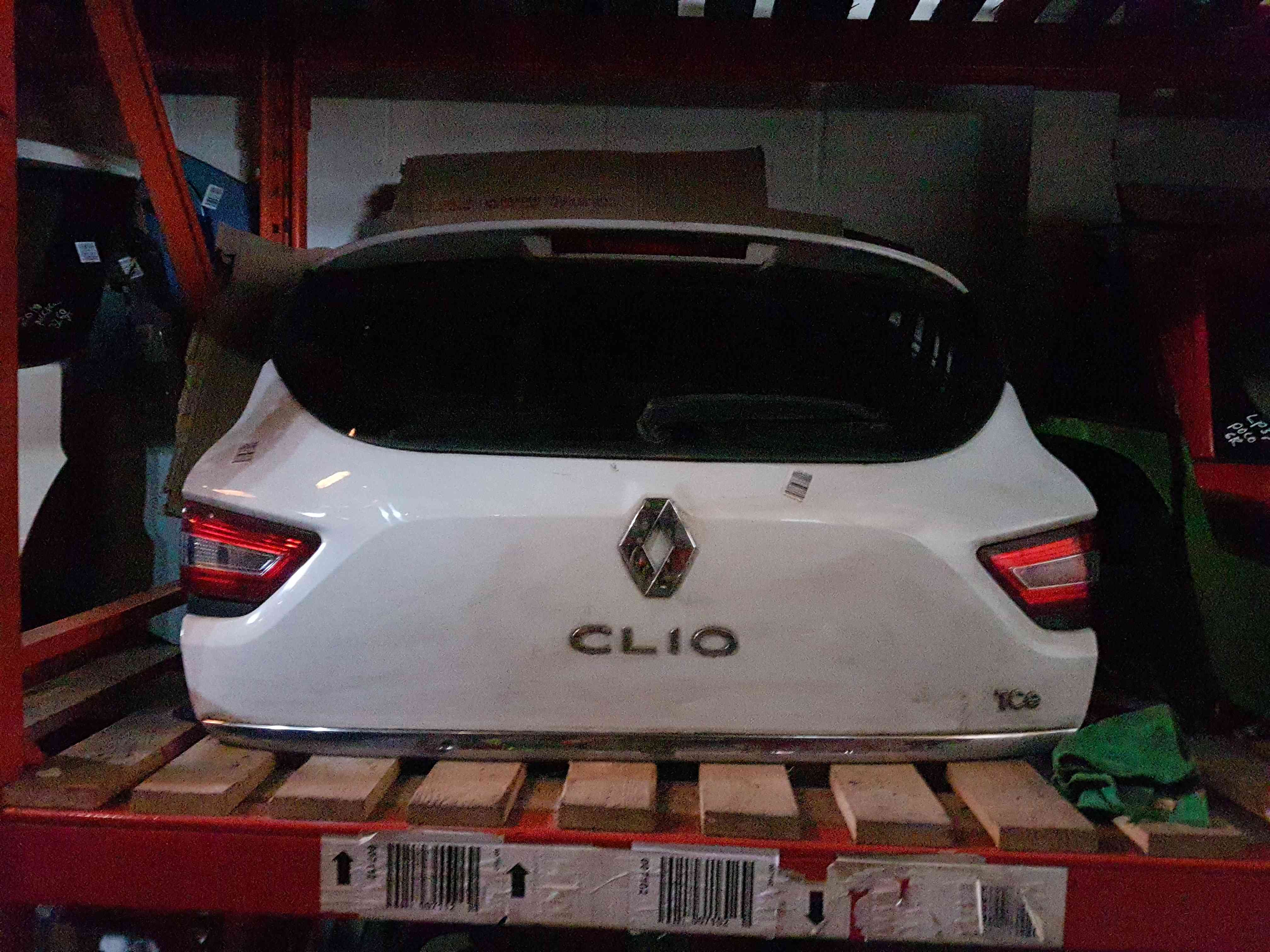 Thumb 8 Renault Clio MK4 2013-2016 Rear Tailgate Boot White Ov369 Damage