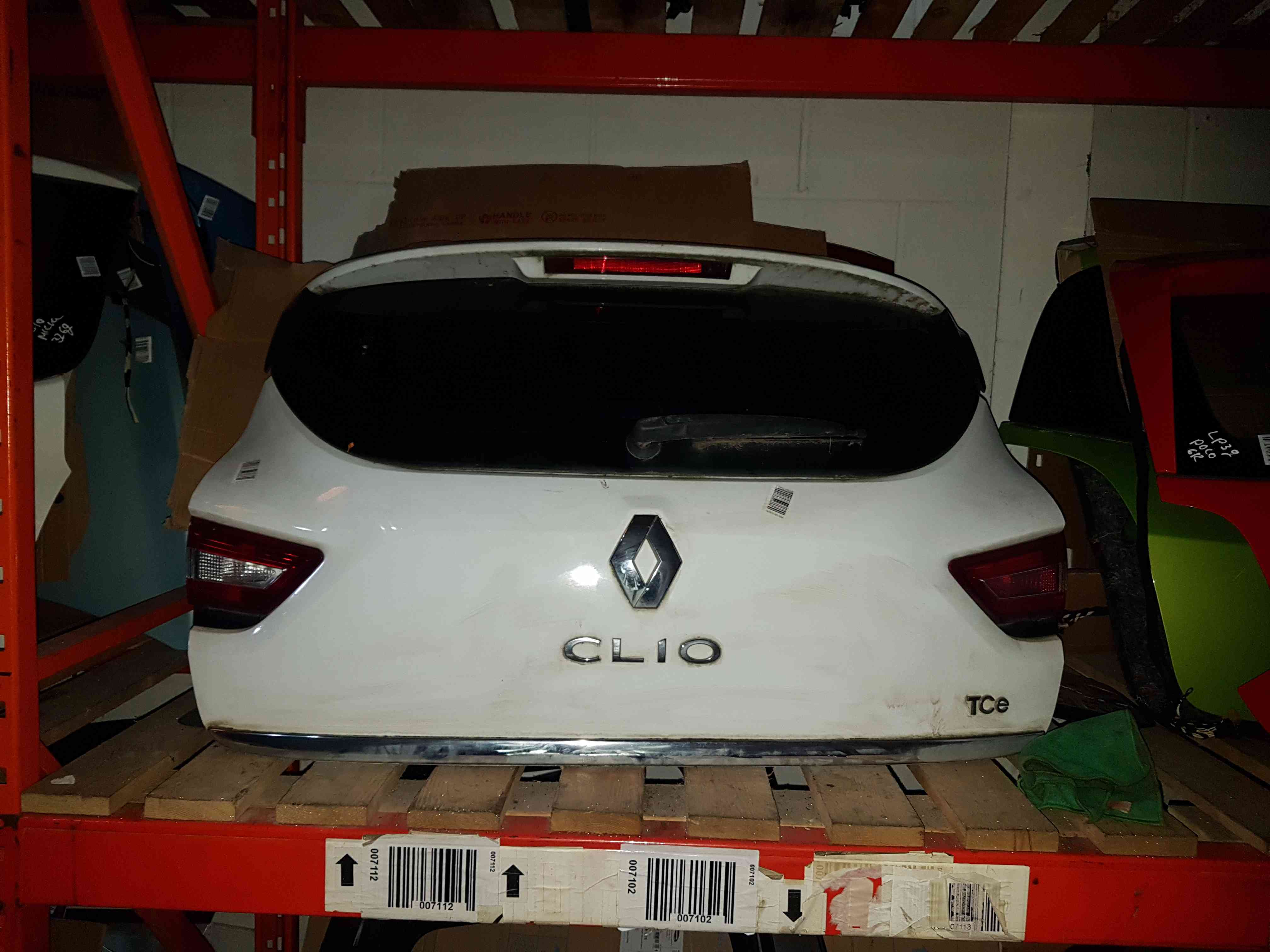Thumb 9 Renault Clio MK4 2013-2016 Rear Tailgate Boot White Ov369 Damage