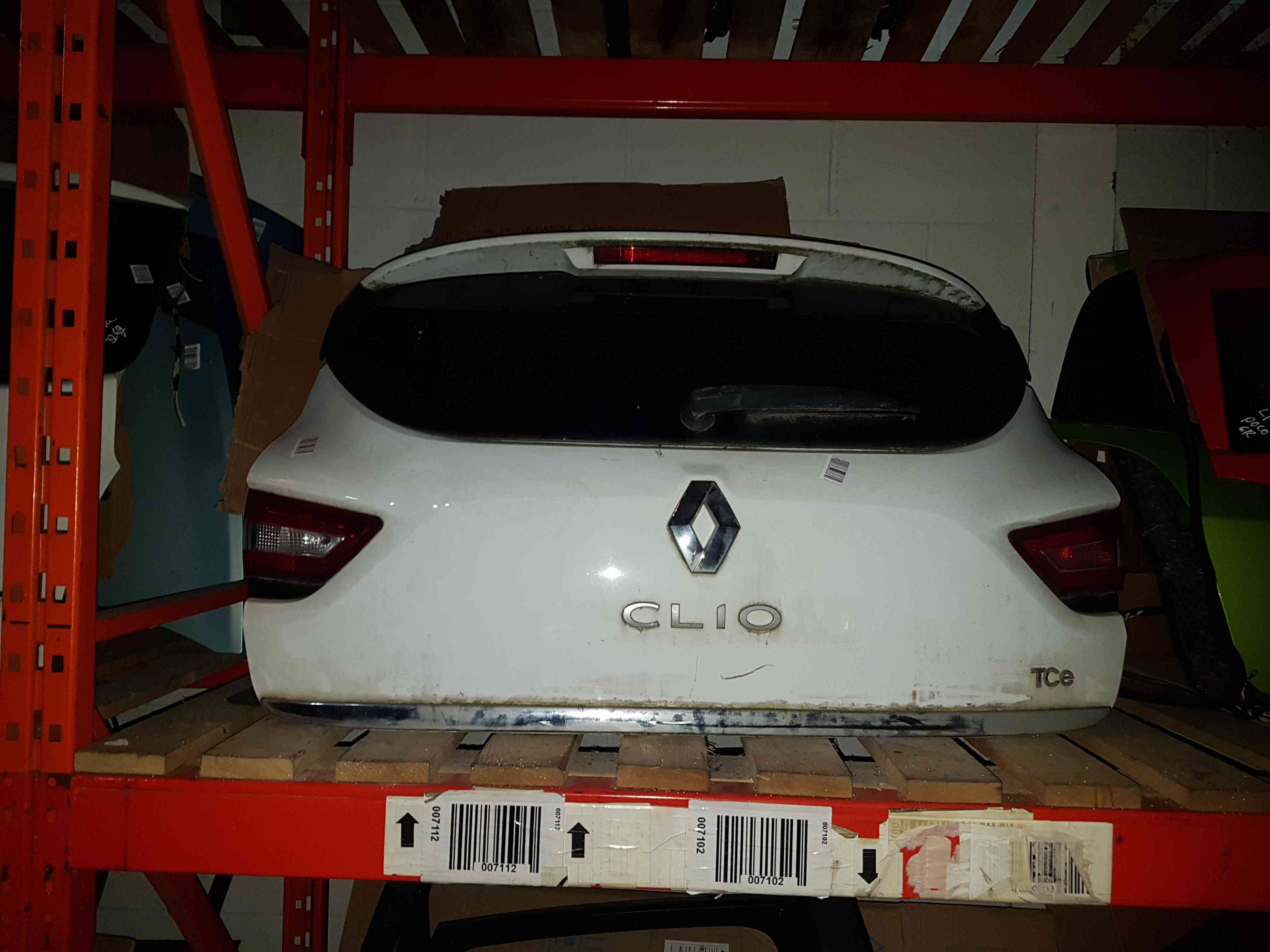 Thumb 10 Renault Clio MK4 2013-2016 Rear Tailgate Boot White Ov369 Damage