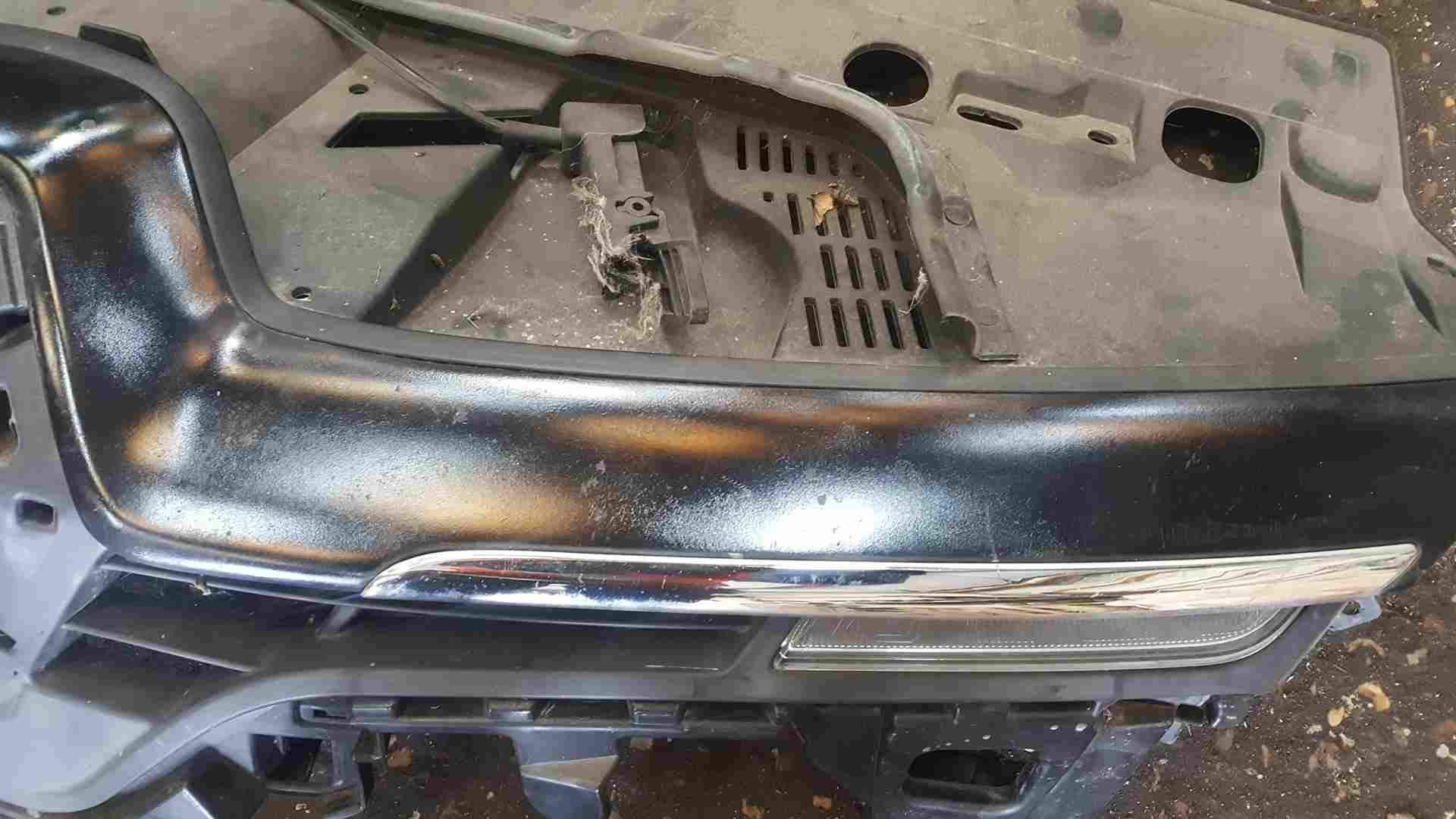 Thumb 5 Renault Clio MK4 2013-2019 Upper Bumper Bonnet Catch Grill + DRL Lights