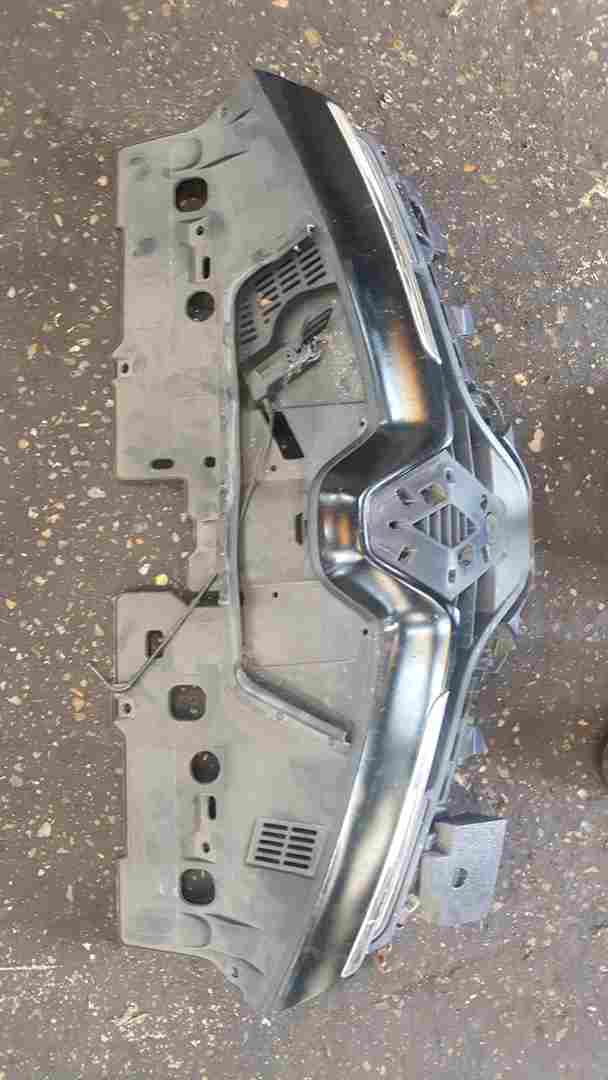 Thumb 8 Renault Clio MK4 2013-2019 Upper Bumper Bonnet Catch Grill + DRL Lights