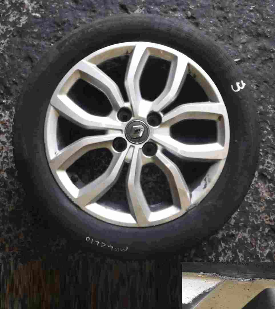 Renault Clio MK4 2013-2019 Alloy Wheel + Tyre 195 55 16 5mm Tread 403002742R