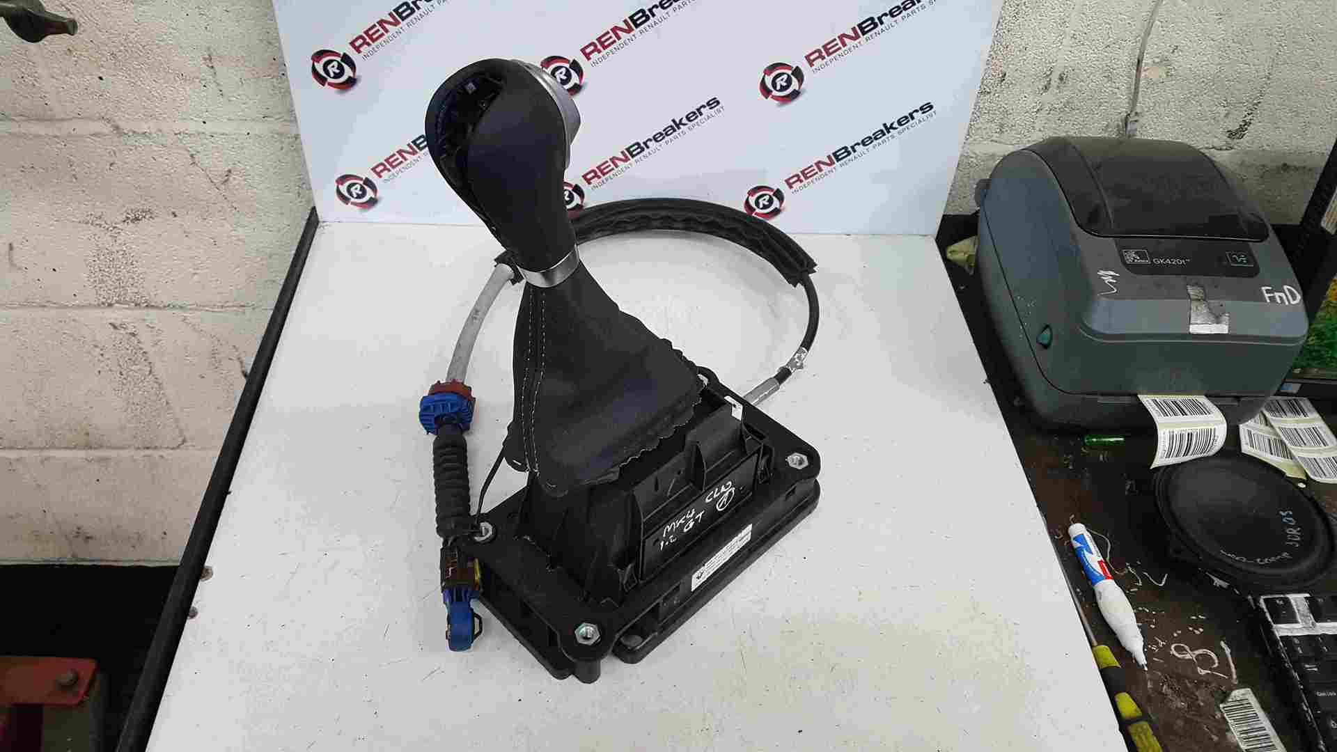 Thumb 2 Renault Clio MK4 2013-2019 Automatic Gearstick Mechanism Shifter + Cables