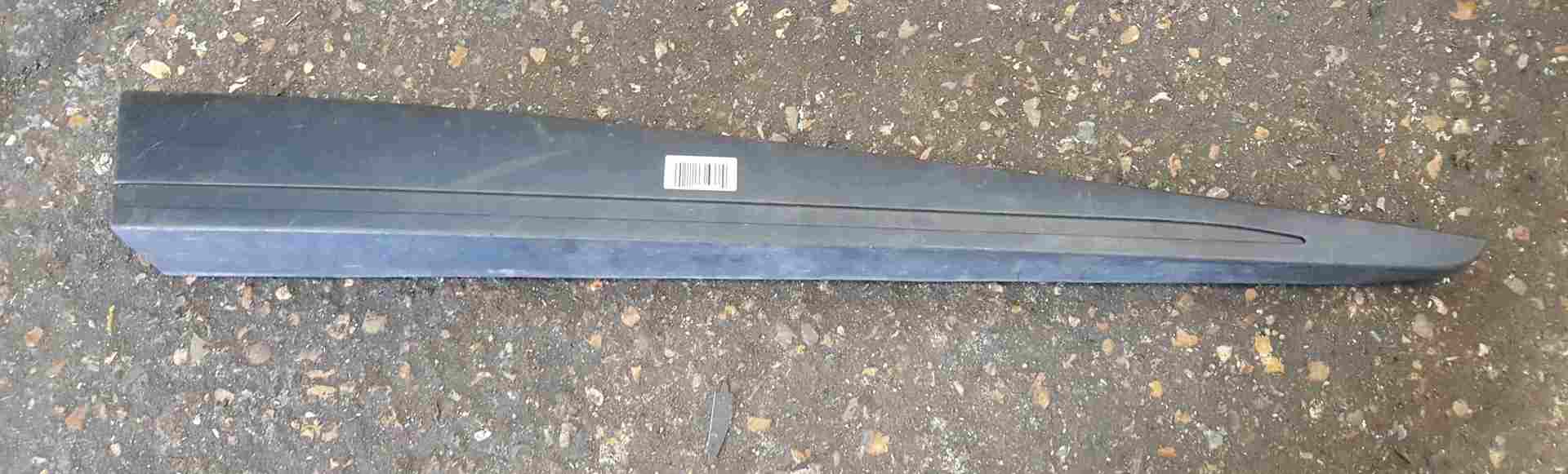 Thumb 3 Renault Clio MK4 2013-2019 Drivers OSF Front Door Moulding Trim 808774646R