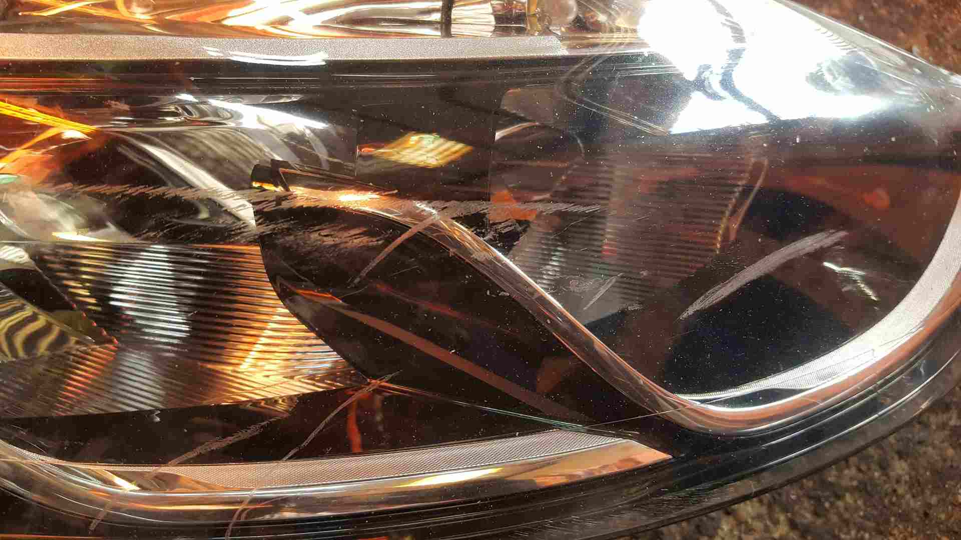 Thumb 2 Renault Clio MK4 2013-2019 Drivers OSF Front Headlight 260102482R scuff