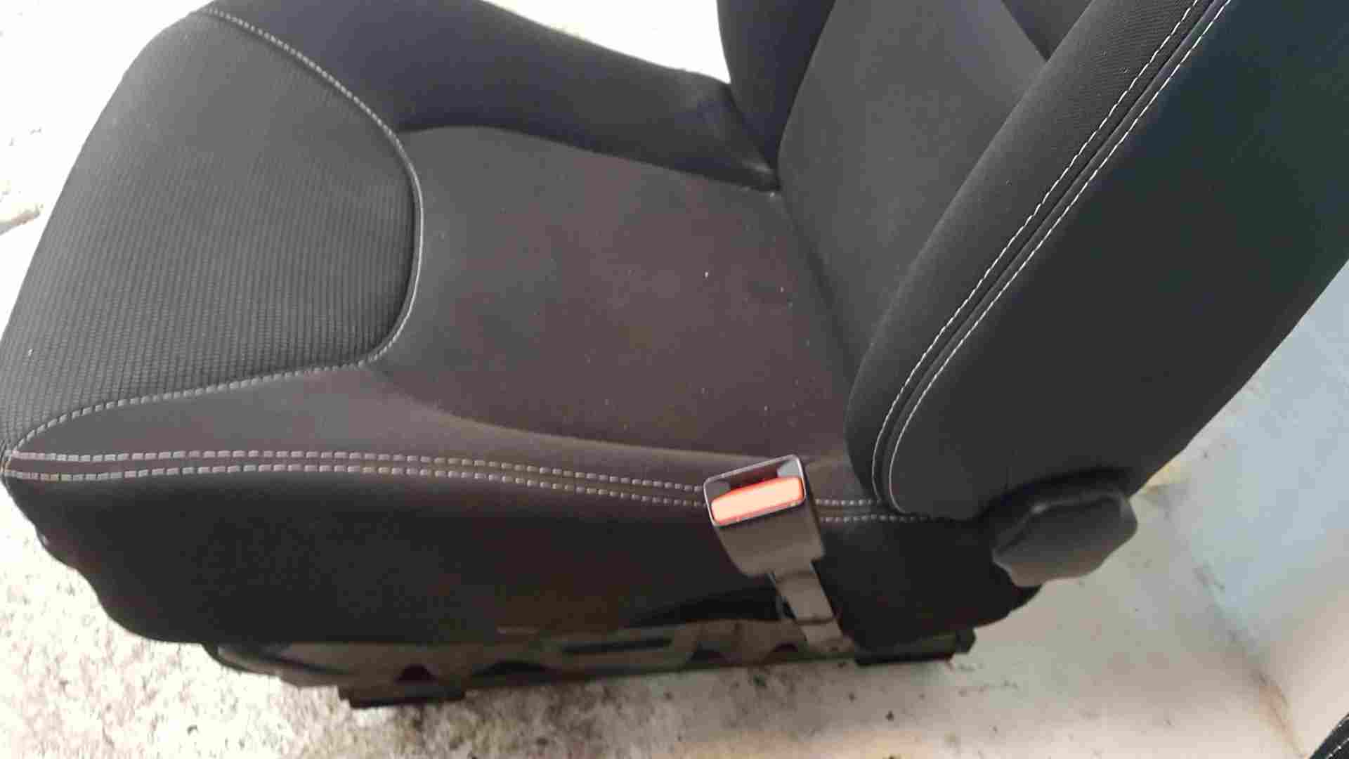 Thumb 5 Renault Clio MK4 2013-2019 Drivers OSF Front Seat Chair 5Dr Black + AB + Buckle