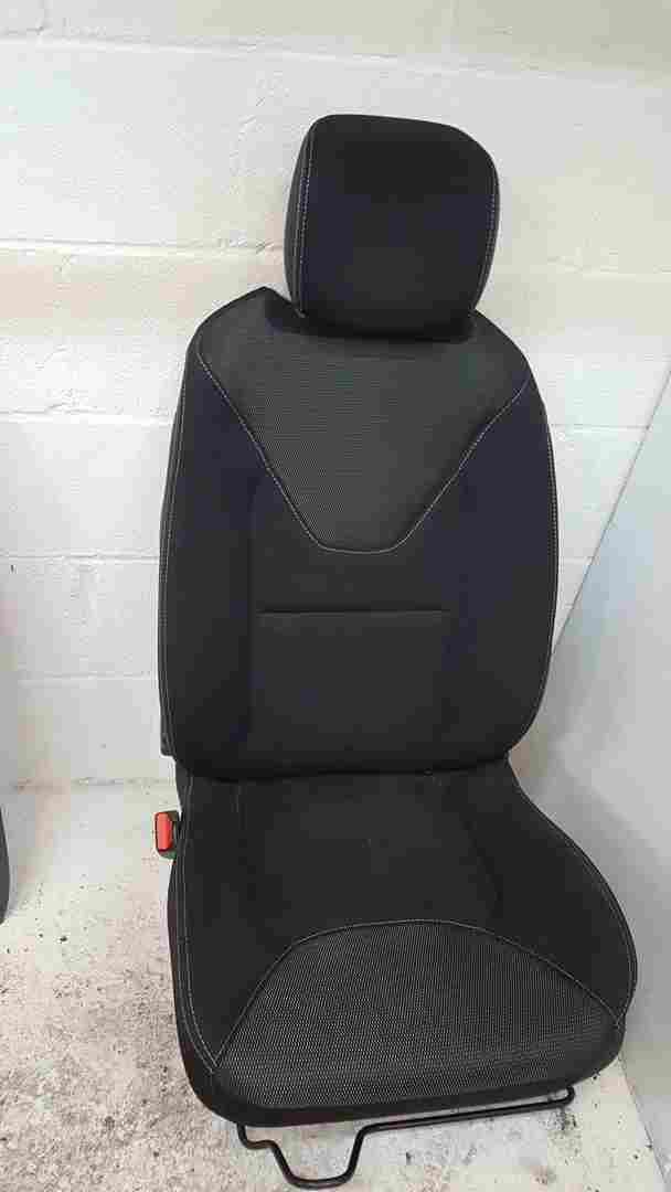 Renault Clio MK4 2013-2019 Passenger NSF Front Seat Chair 5Dr Black Ab + Buckle