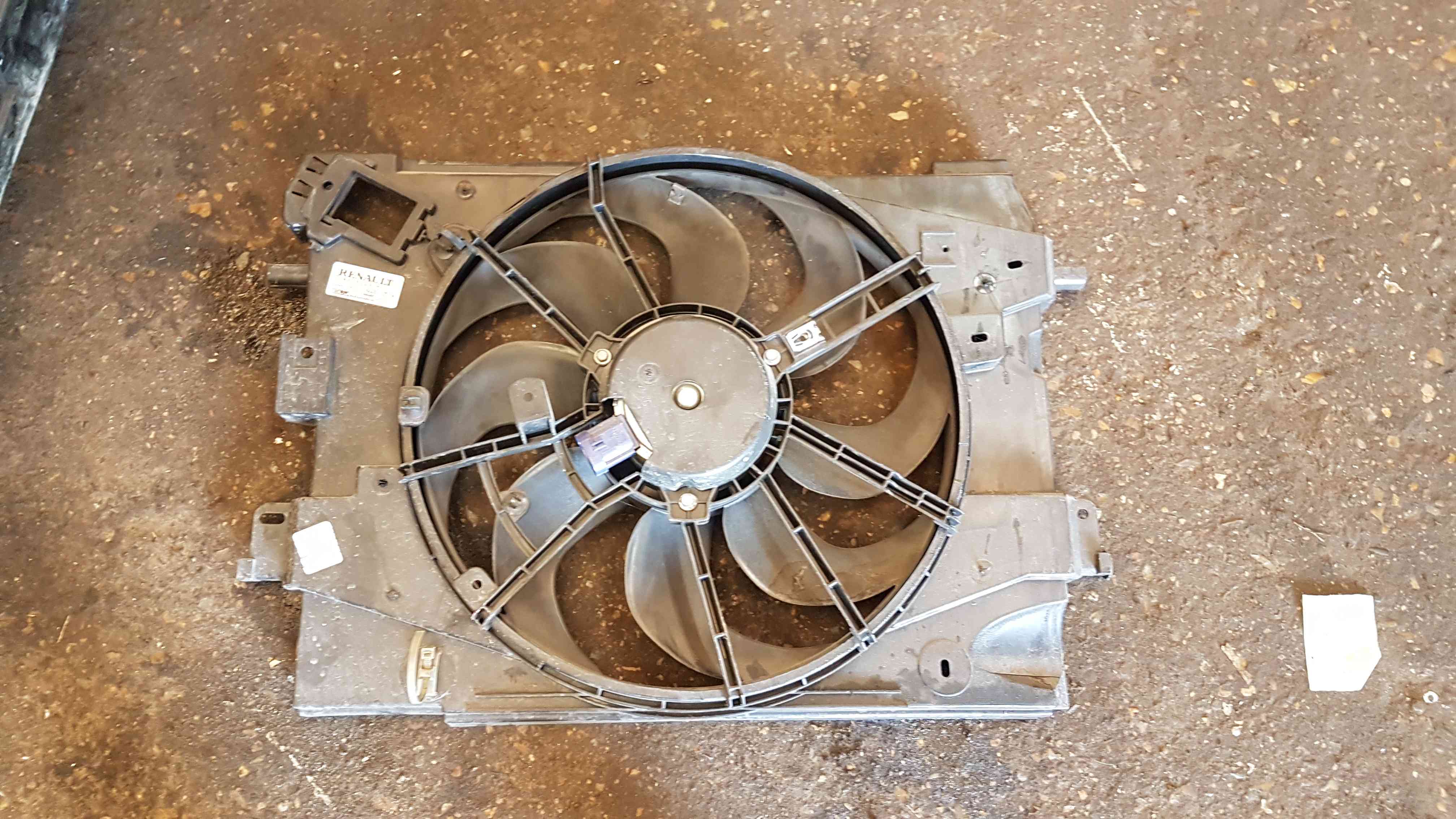 Renault Clio MK4 2013-2018 0.9 tce Raditor Cooling FAN 214818009R