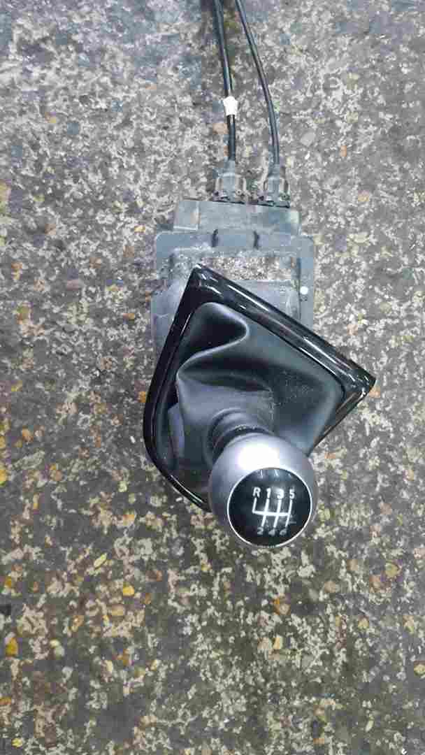 Thumb 2 Renault Clio MK4 2013-2018 6 Speed Gearstick Mechanism + Cables