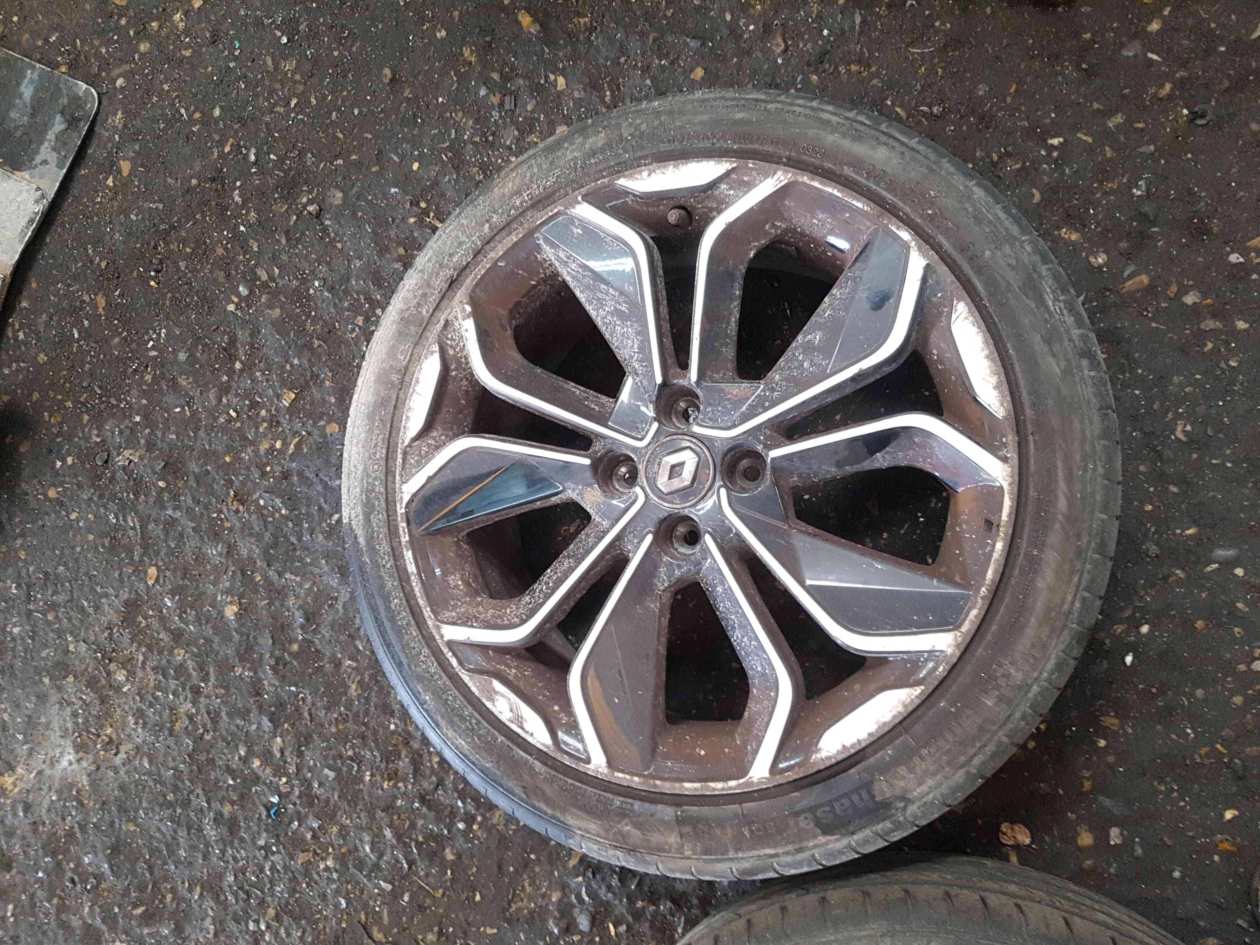 Renault Clio MK4 2013-2018 Alloy Wheel Optemic 403001878R 17Inch 2/5 205 45 17