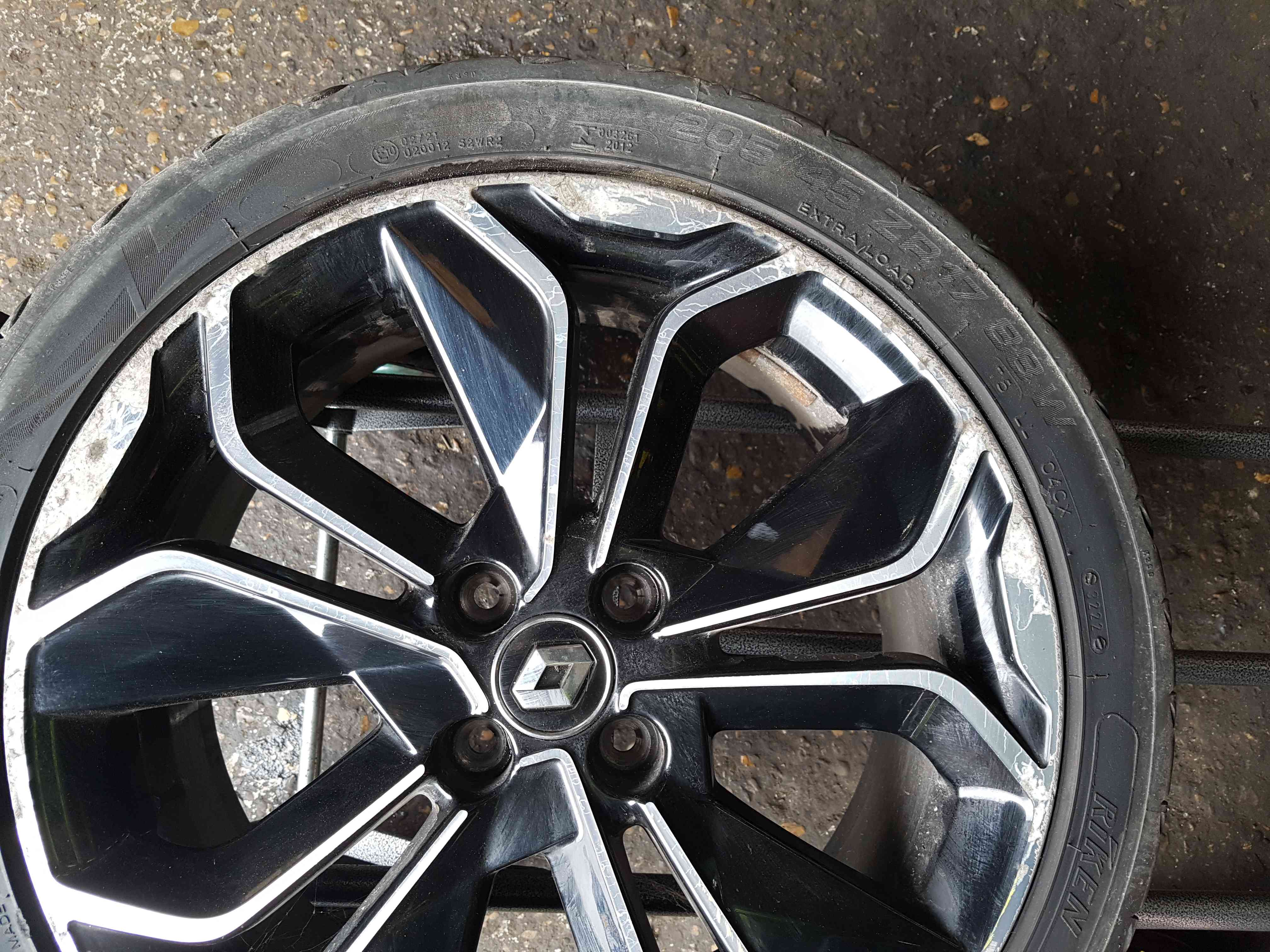 Thumb 3 Renault Clio MK4 2013-2018 Alloy Wheel Optemic 403001878R 17Inch 3/5 205 45 17