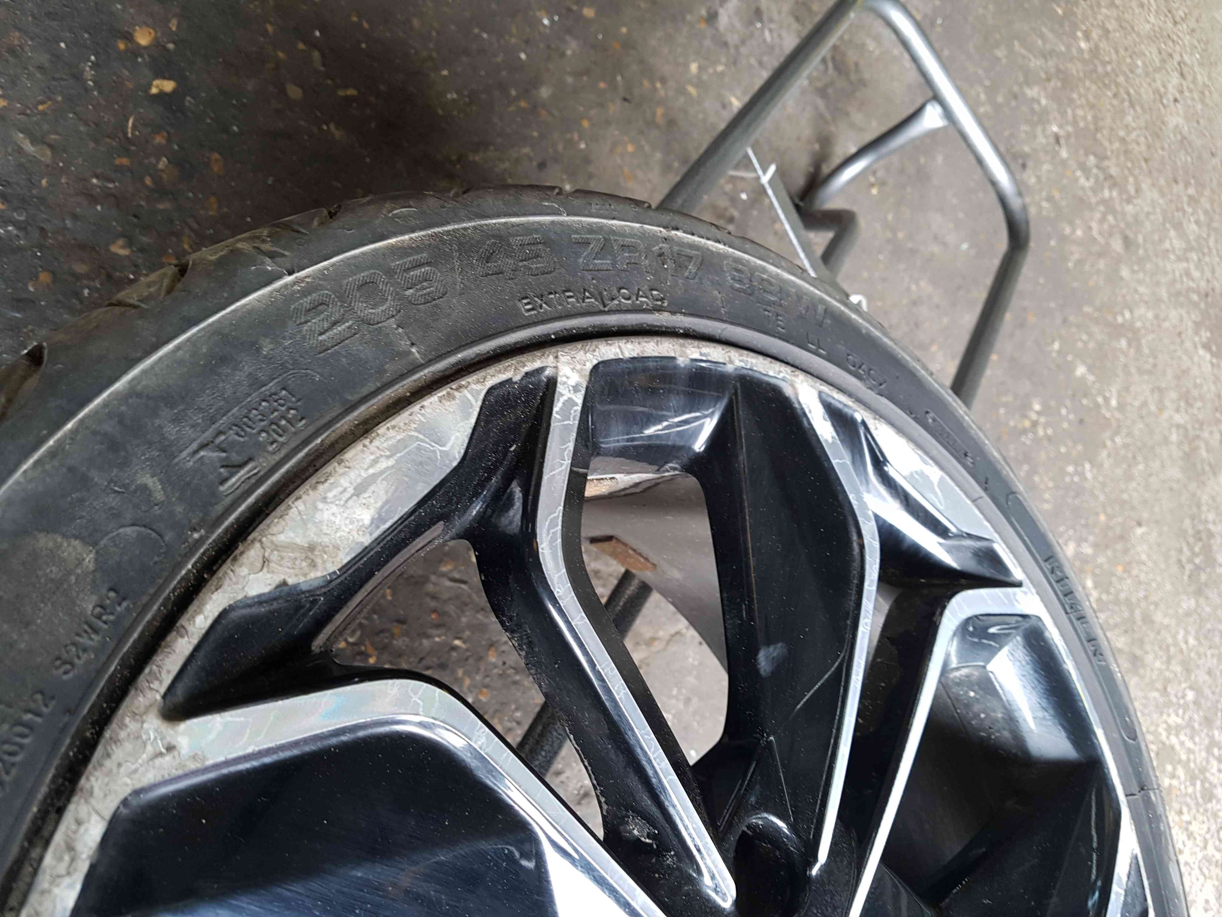 Thumb 5 Renault Clio MK4 2013-2018 Alloy Wheel Optemic 403001878R 17Inch 3/5 205 45 17
