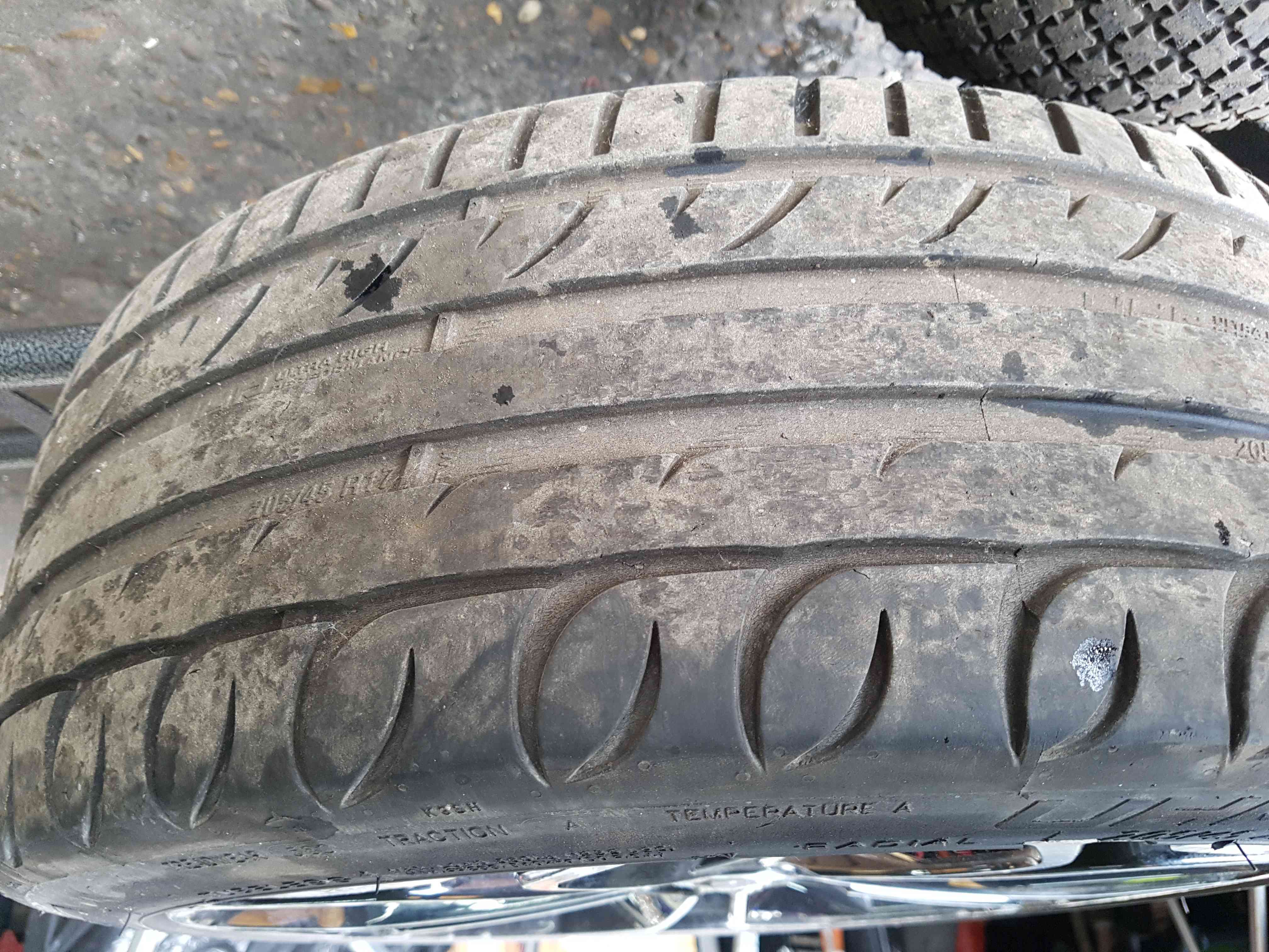 Thumb 6 Renault Clio MK4 2013-2018 Alloy Wheel Optemic 403001878R 17Inch 3/5 205 45 17