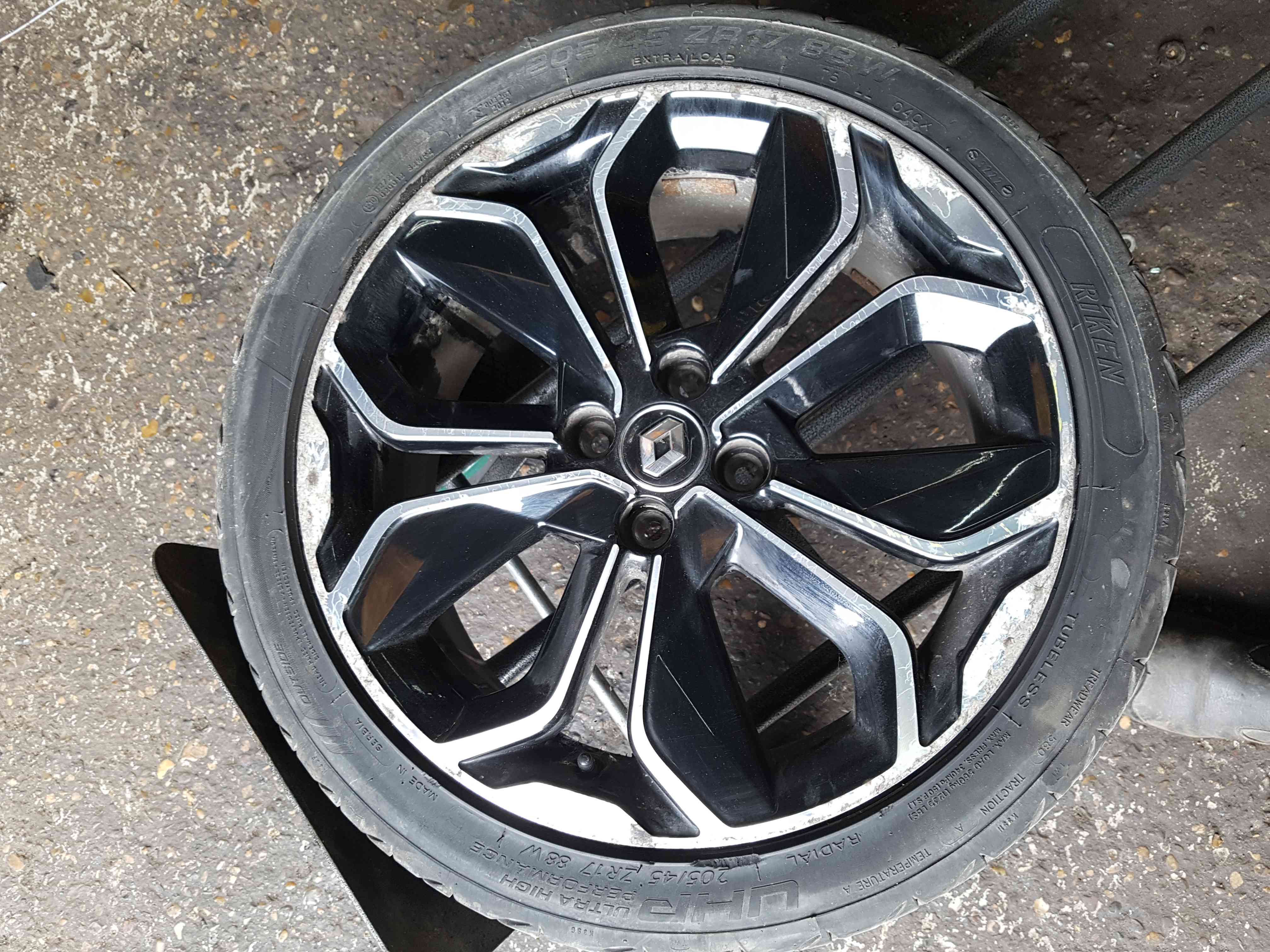Thumb 8 Renault Clio MK4 2013-2018 Alloy Wheel Optemic 403001878R 17Inch 3/5 205 45 17