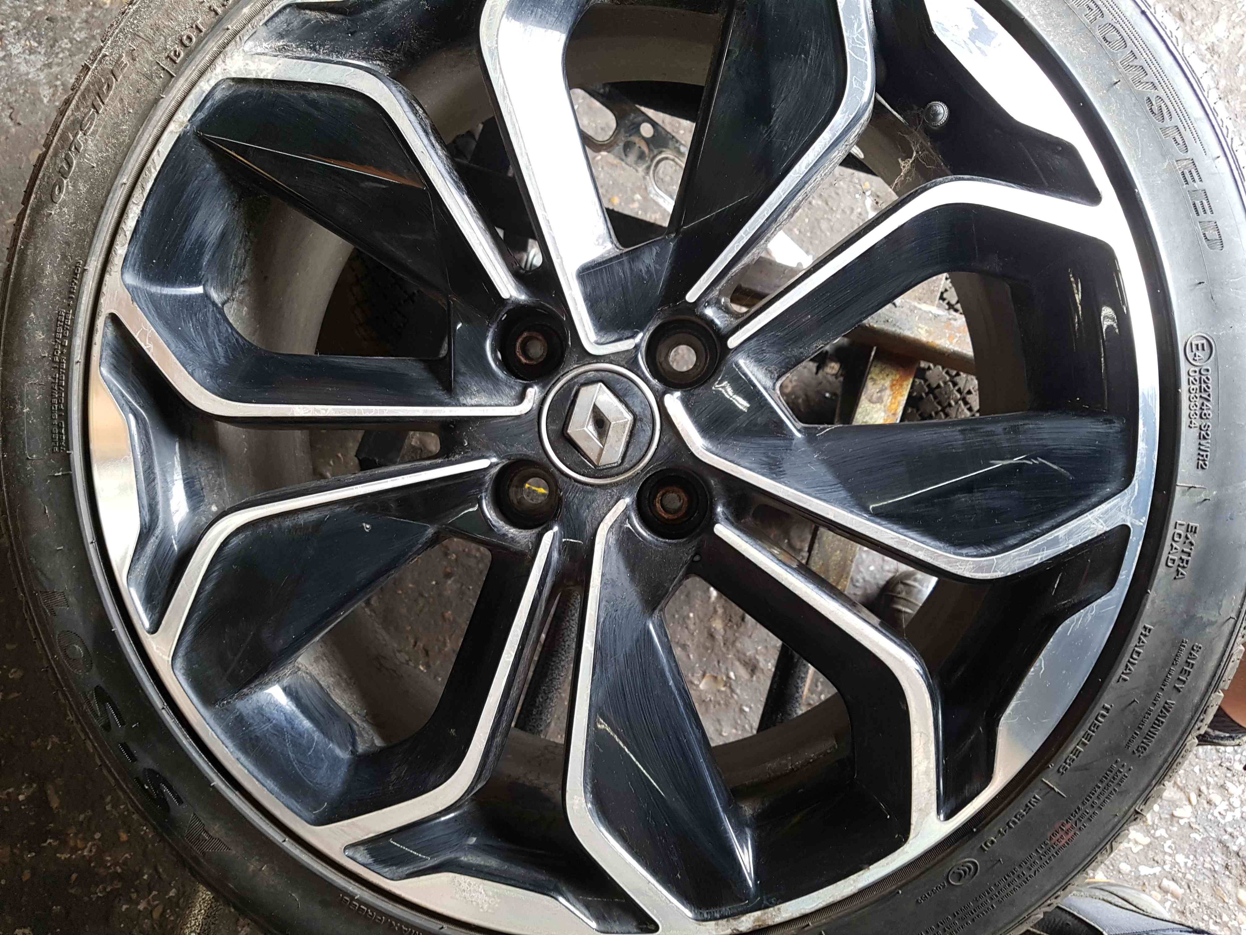 Thumb 3 Renault Clio MK4 2013-2018 Alloy Wheel Optemic 403001878R 17Inch 3/5 205 45 17