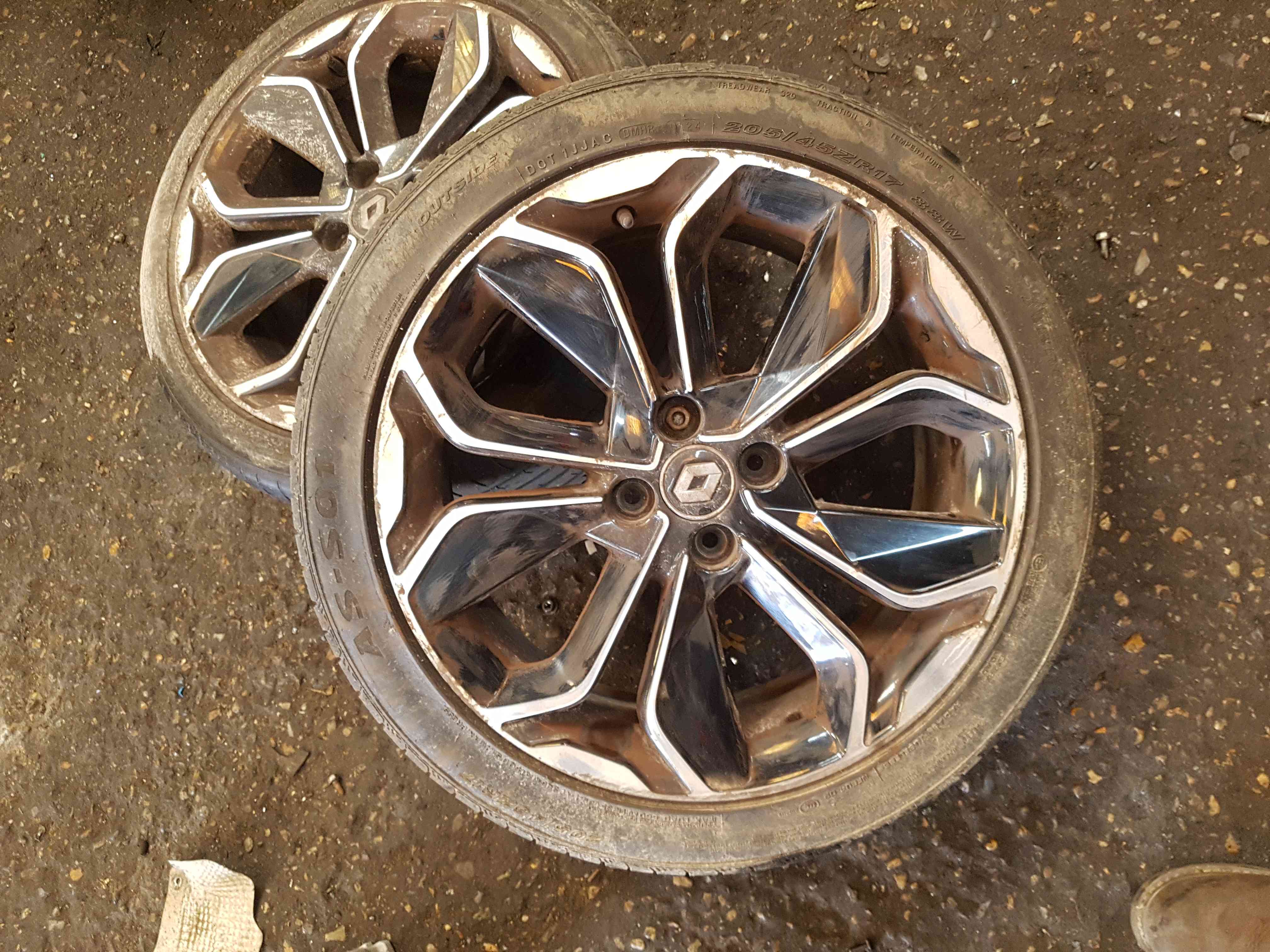 Renault Clio MK4 2013-2018 Alloy Wheel Optemic 403001878R 17Inch 3/5 205 45 17