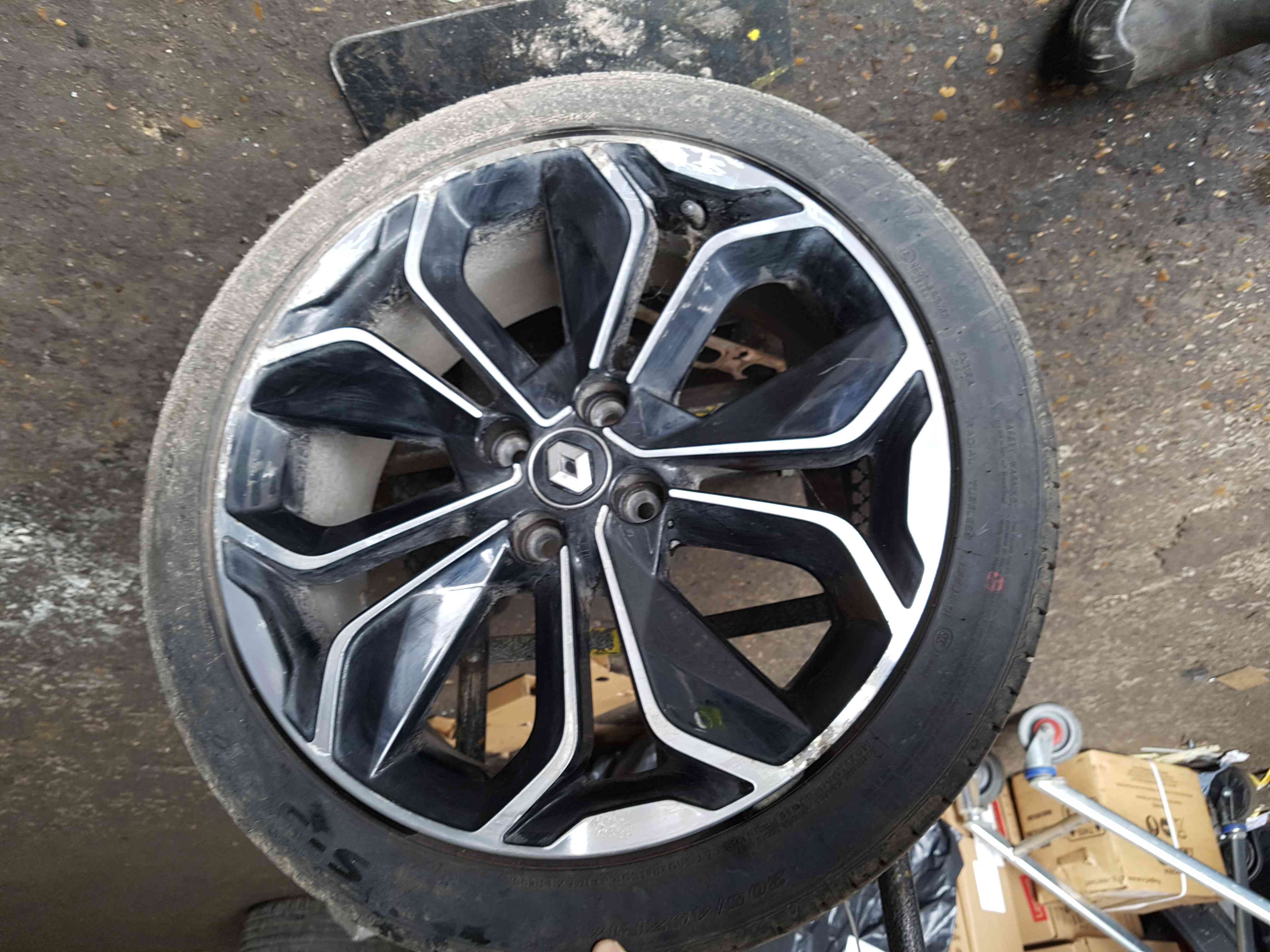 Thumb 7 Renault Clio MK4 2013-2018 Alloy Wheel Optemic 403001878R 17Inch 3/5 205 45 17