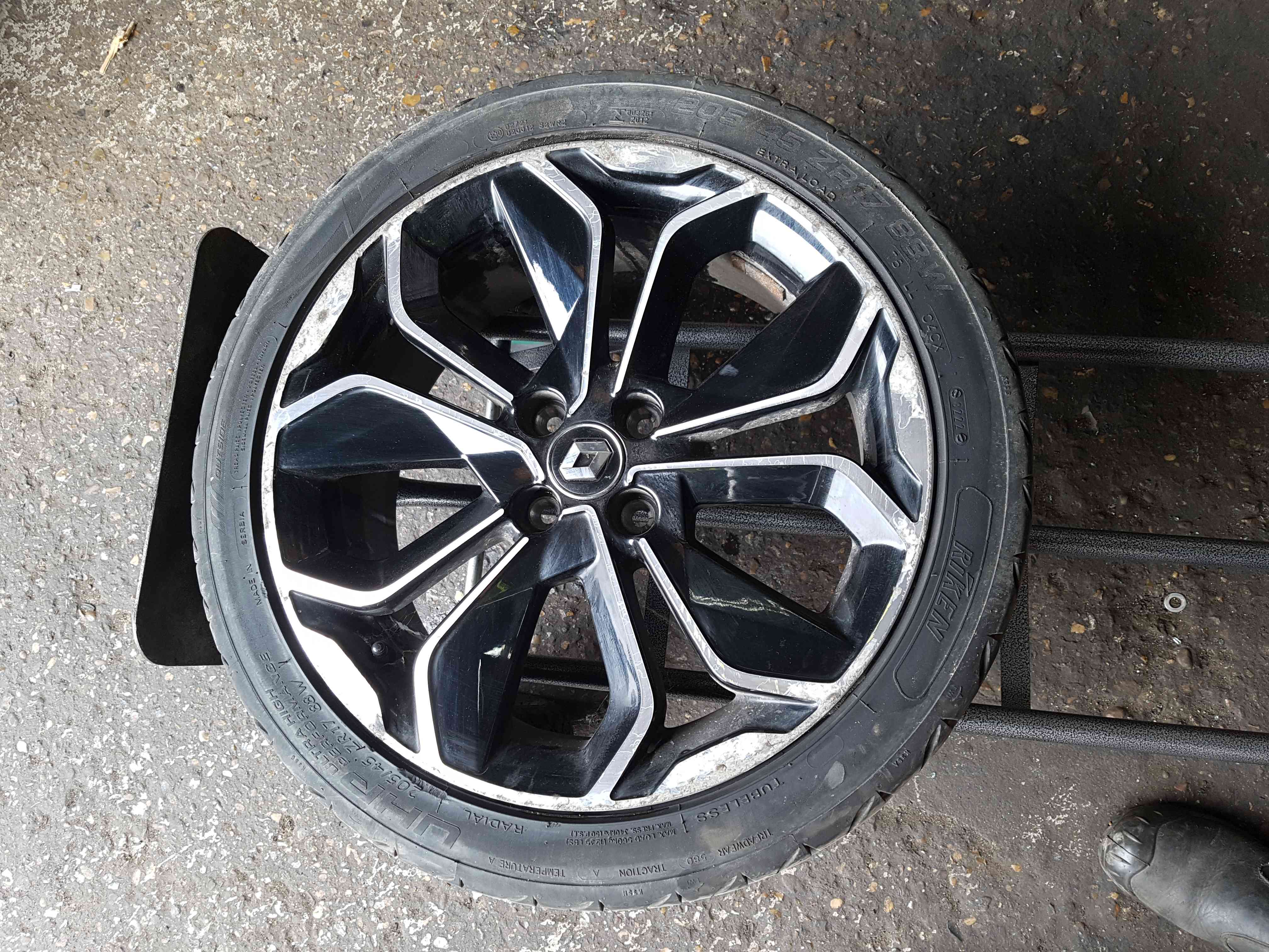 Renault Clio MK4 2013-2018 Alloy Wheel Optemic 403001878R 17Inch 3/5 205 45 17