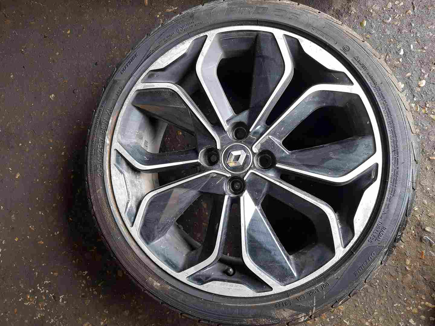 Thumb 2 Renault Clio MK4 2013-2018 Alloy Wheel Optemic 403001878R 17inch 3/5 205 45 17 6