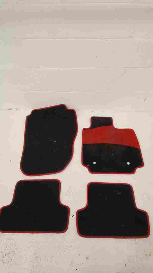 Renault Clio MK4 2013-2018 CAR Mats Red + Black