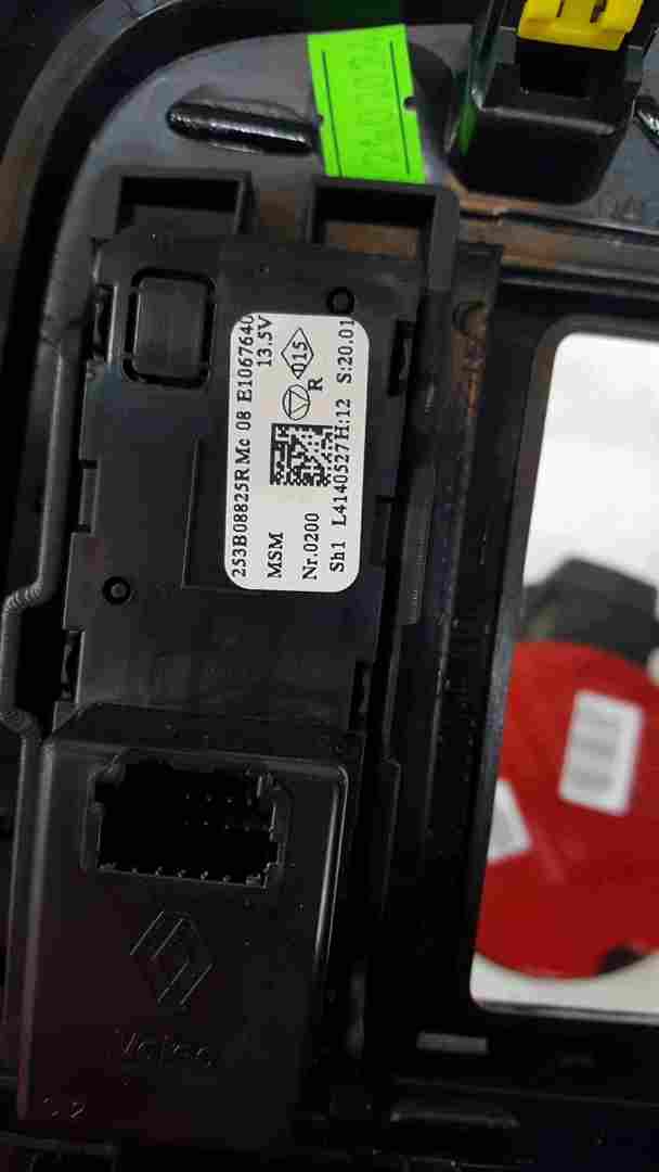 Thumb 3 Renault Clio MK4 2013-2018 Centre Dashboard Gloss Black Trim Heater Controls