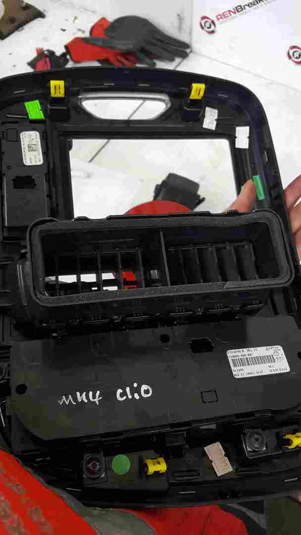 Thumb 2 Renault Clio MK4 2013-2018 Centre Dashboard Gloss Black Trim Heater Controls