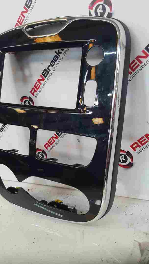 Thumb 3 Renault Clio MK4 2013-2018 Centre Surround Black Chrome Climate