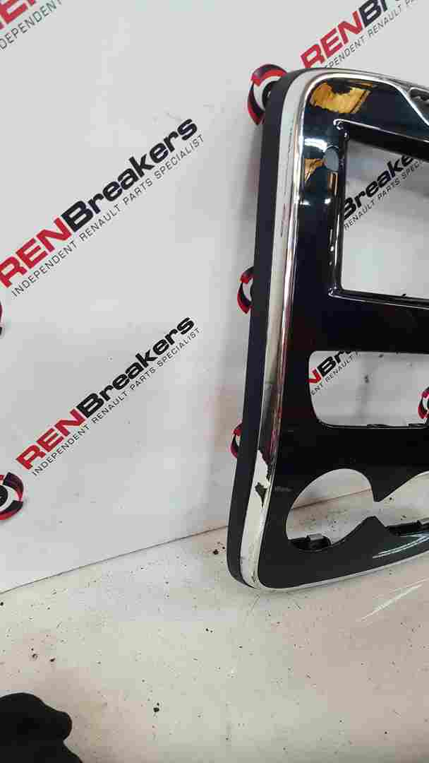 Thumb 4 Renault Clio MK4 2013-2018 Centre Surround Black Chrome Climate