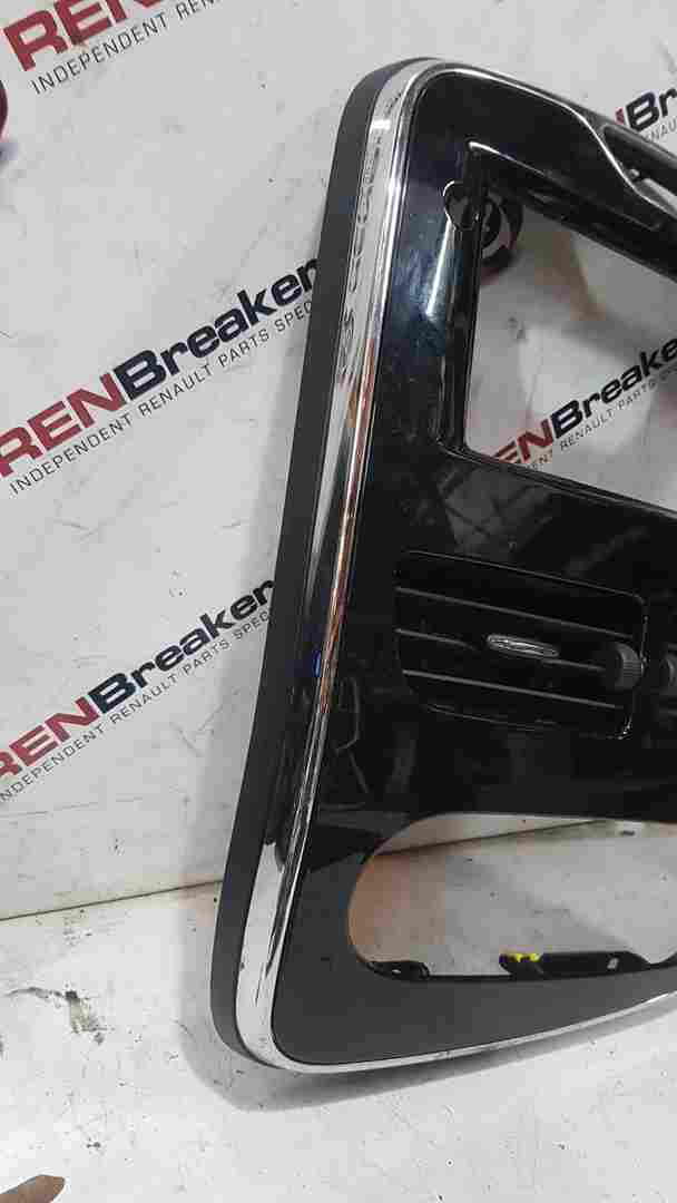 Thumb 2 Renault Clio MK4 2013-2018 Centre Vents Heater Surround Gloss Black 682600069R