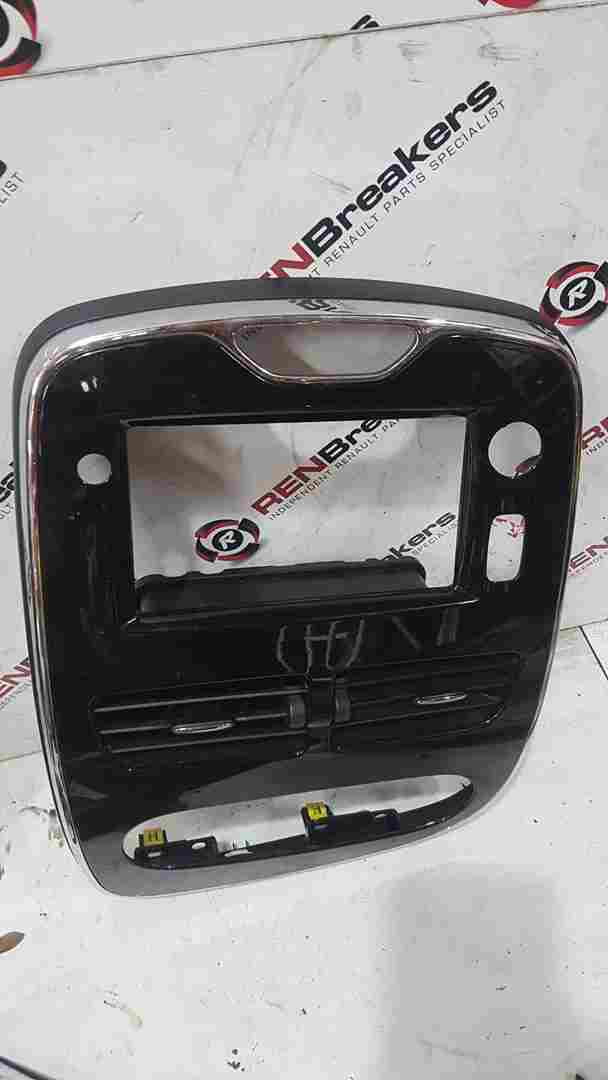 Thumb 4 Renault Clio MK4 2013-2018 Centre Vents Heater Surround Gloss Black 682600069R