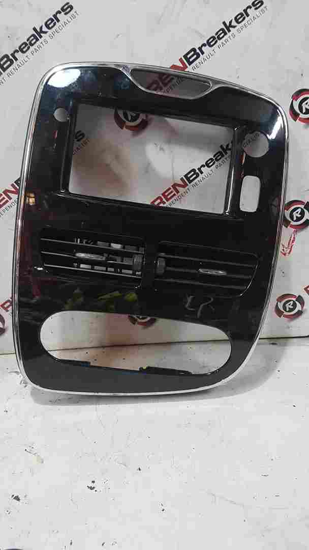 Thumb 7 Renault Clio MK4 2013-2018 Centre Vents Heater Surround Gloss Black 682600069R