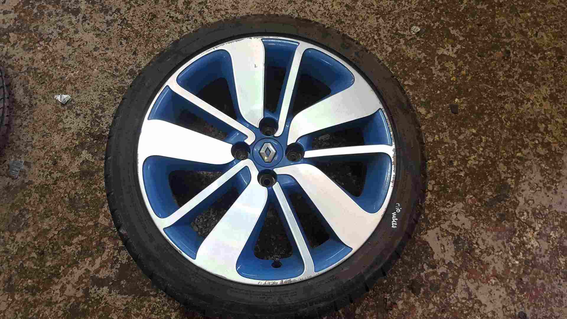 Renault Clio MK4 2013-2018 Drenalic Alloy Wheel Blue 17inc 205 45 17 5mm 3/5