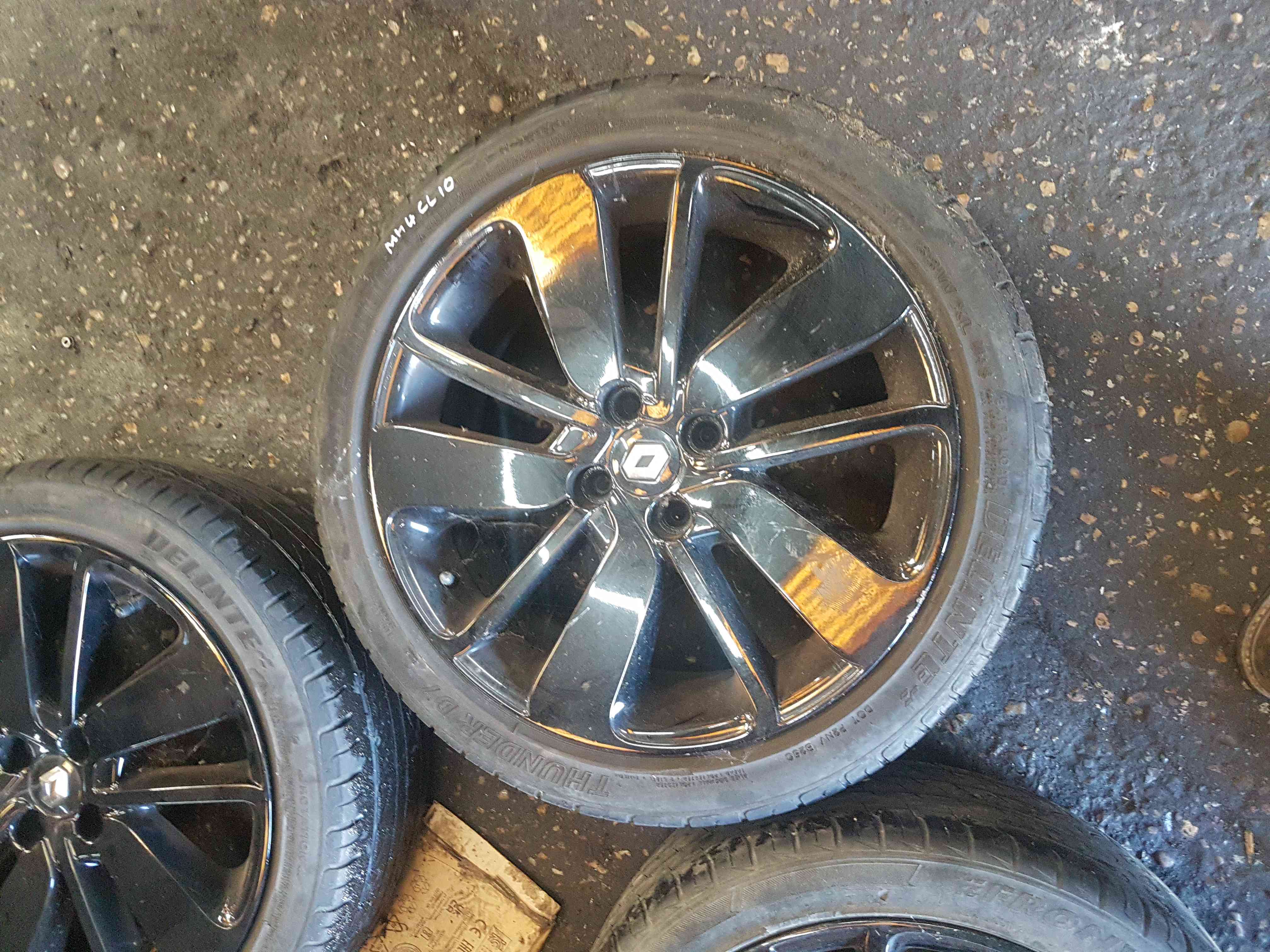Thumb 3 Renault Clio MK4 2013-2018 Drenalic Alloy Wheels SET X4 17Inch 403006755R 4/5