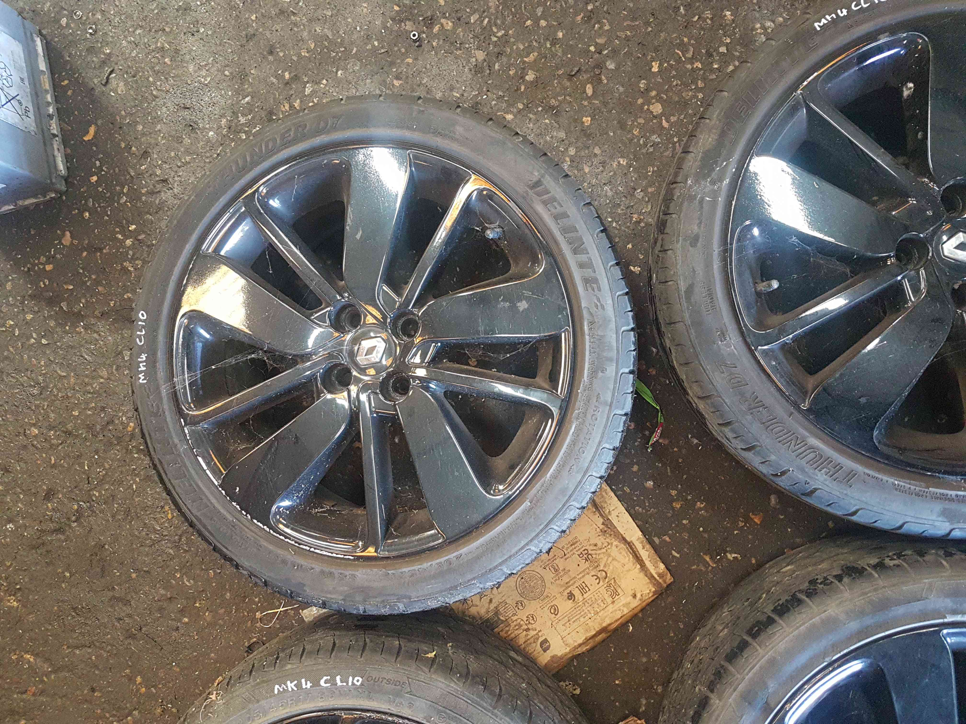 Thumb 5 Renault Clio MK4 2013-2018 Drenalic Alloy Wheels SET X4 17Inch 403006755R 4/5