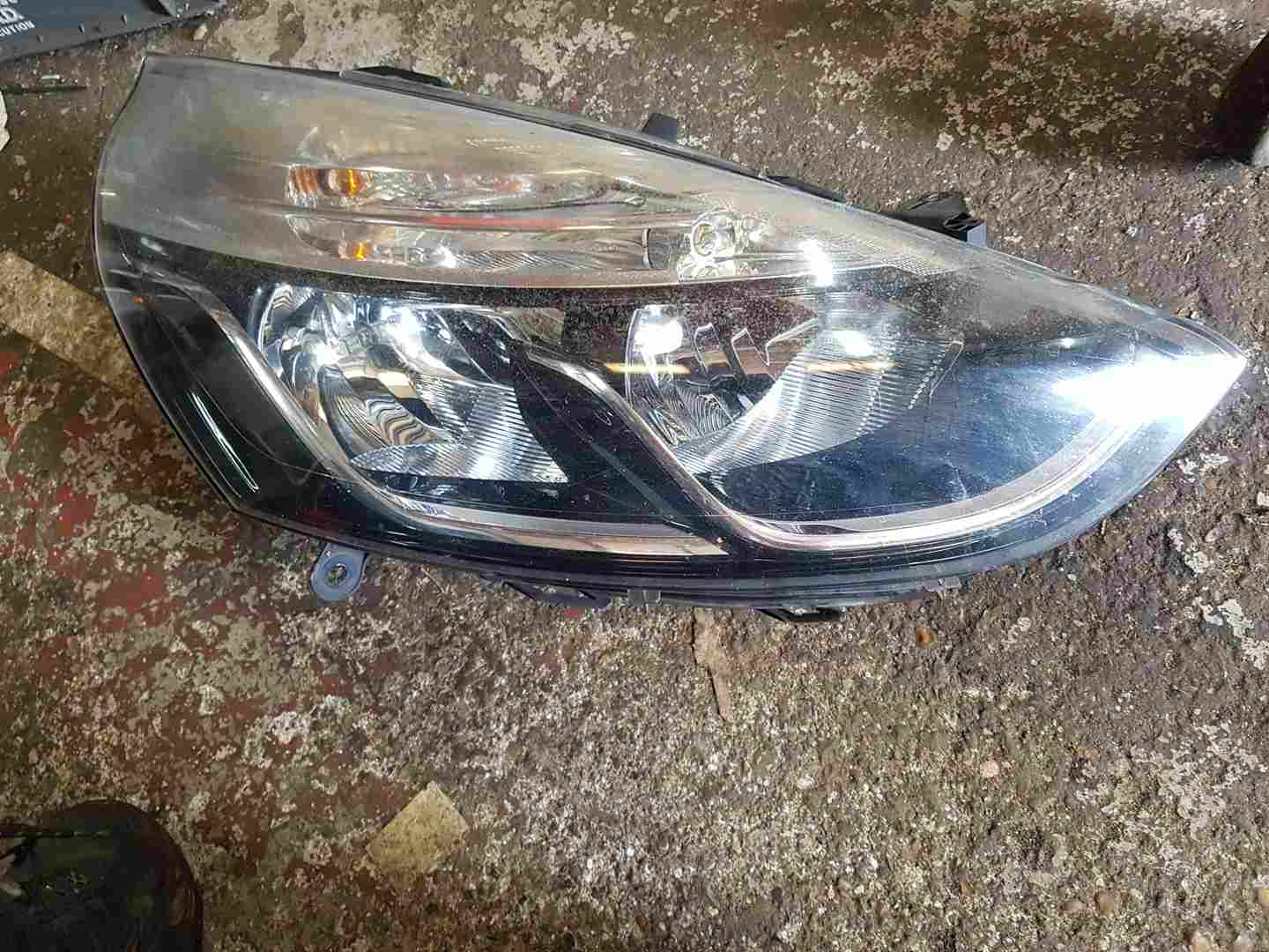 Thumb 3 Renault Clio MK4 2013-2018 Drivers OSF Front Headlight 260102482R