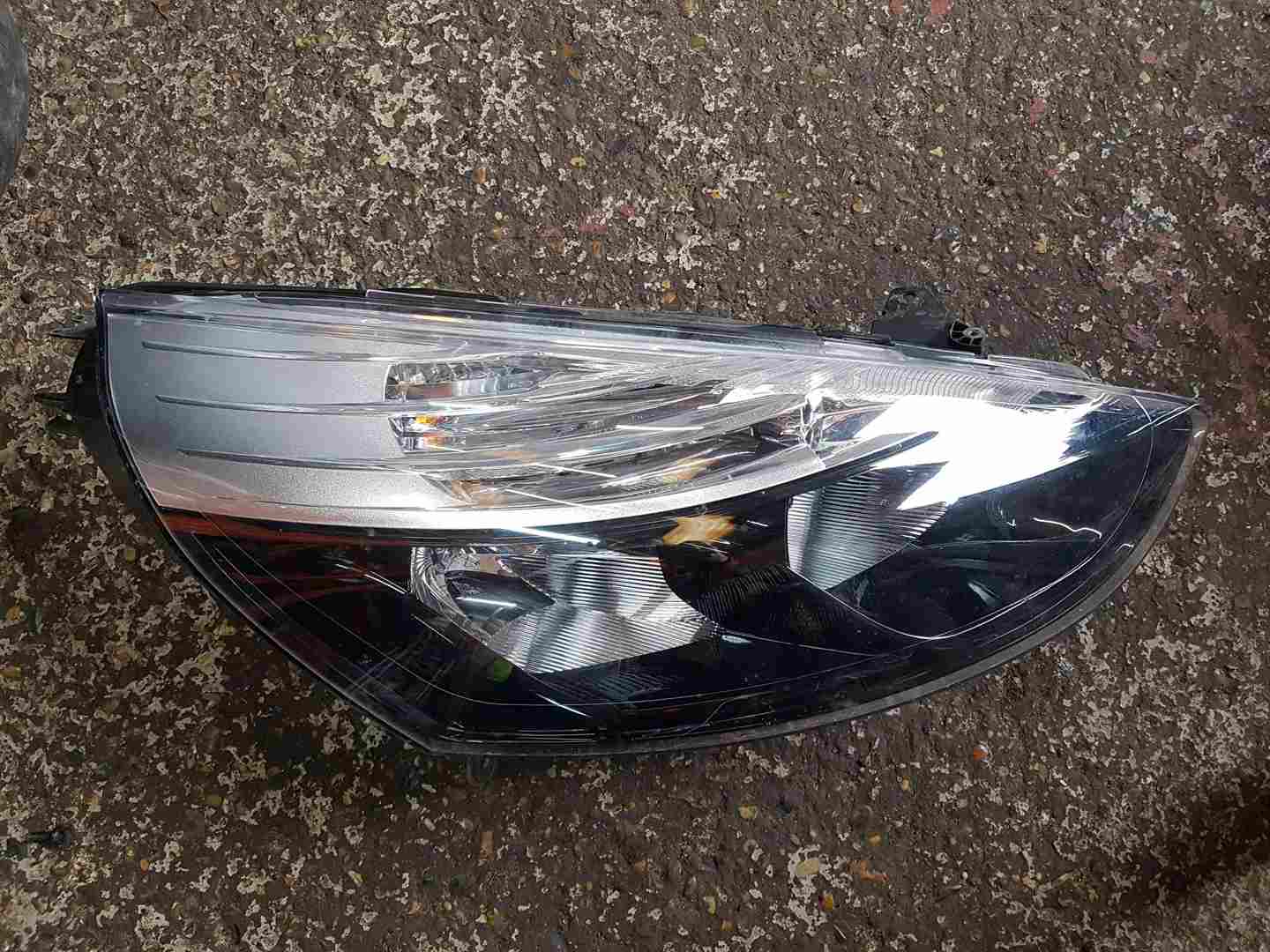 Renault Clio MK4 2013-2018 Drivers OSF Front Headlight