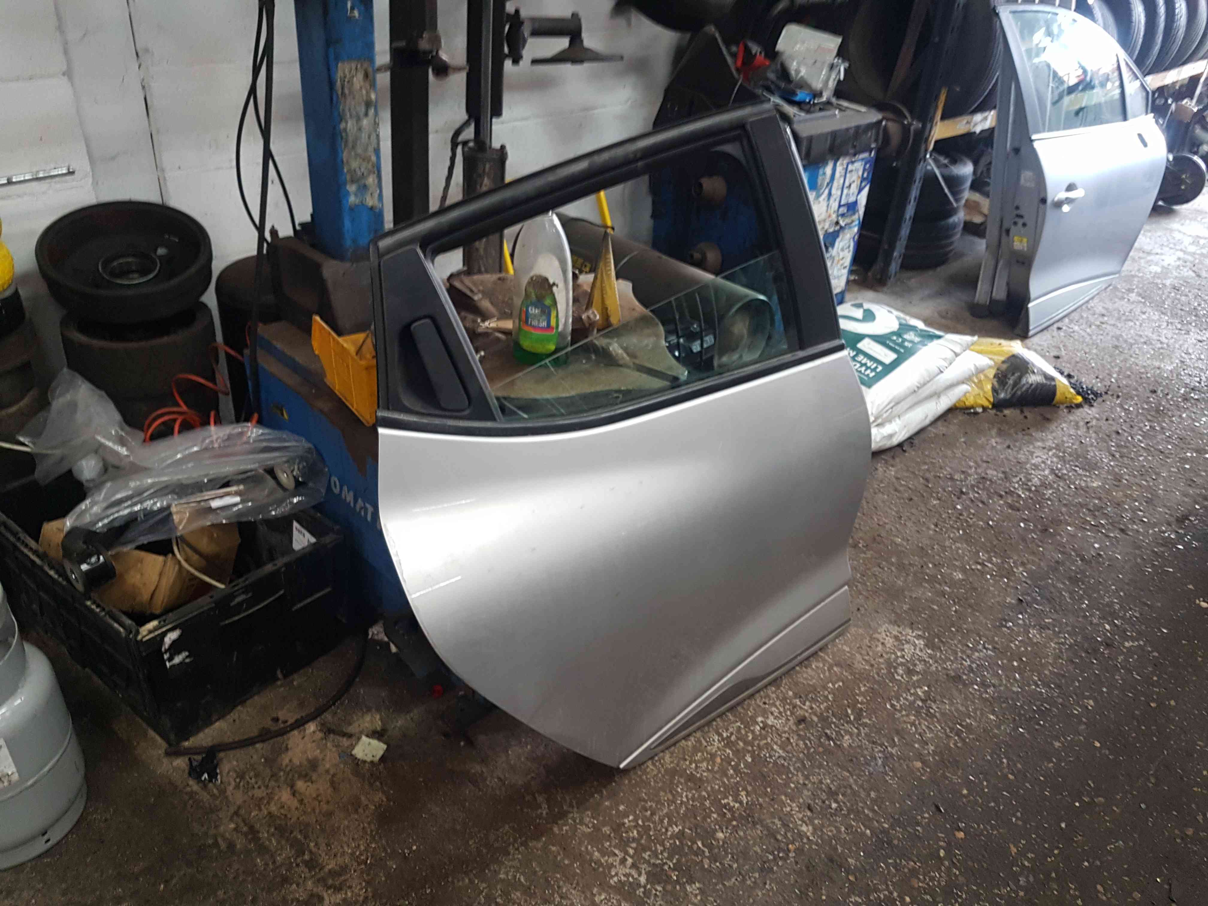 Thumb 2 Renault Clio MK4 2013-2018 Drivers OSR Rear Door Silver Ted69