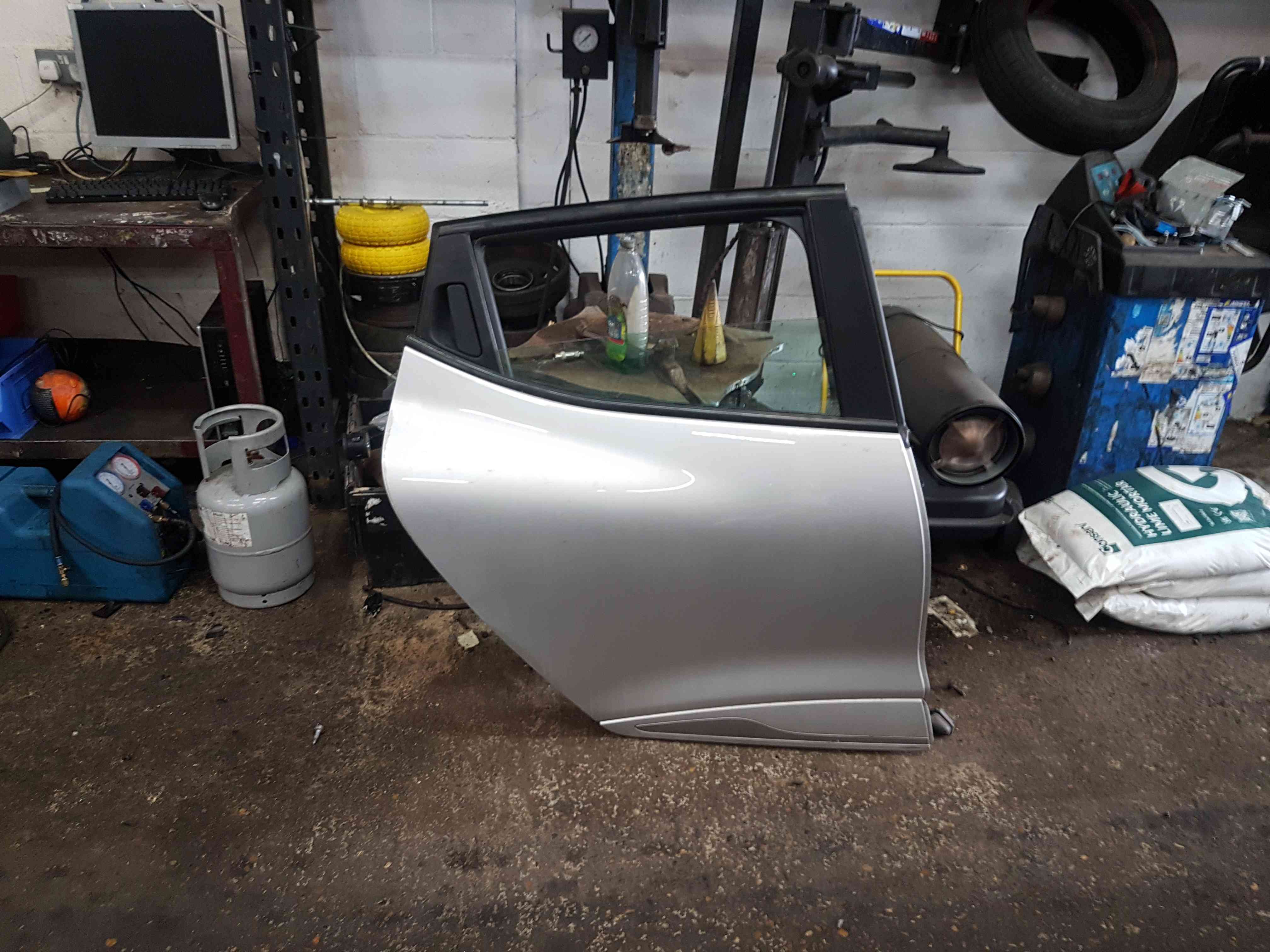 Thumb 6 Renault Clio MK4 2013-2018 Drivers OSR Rear Door Silver Ted69