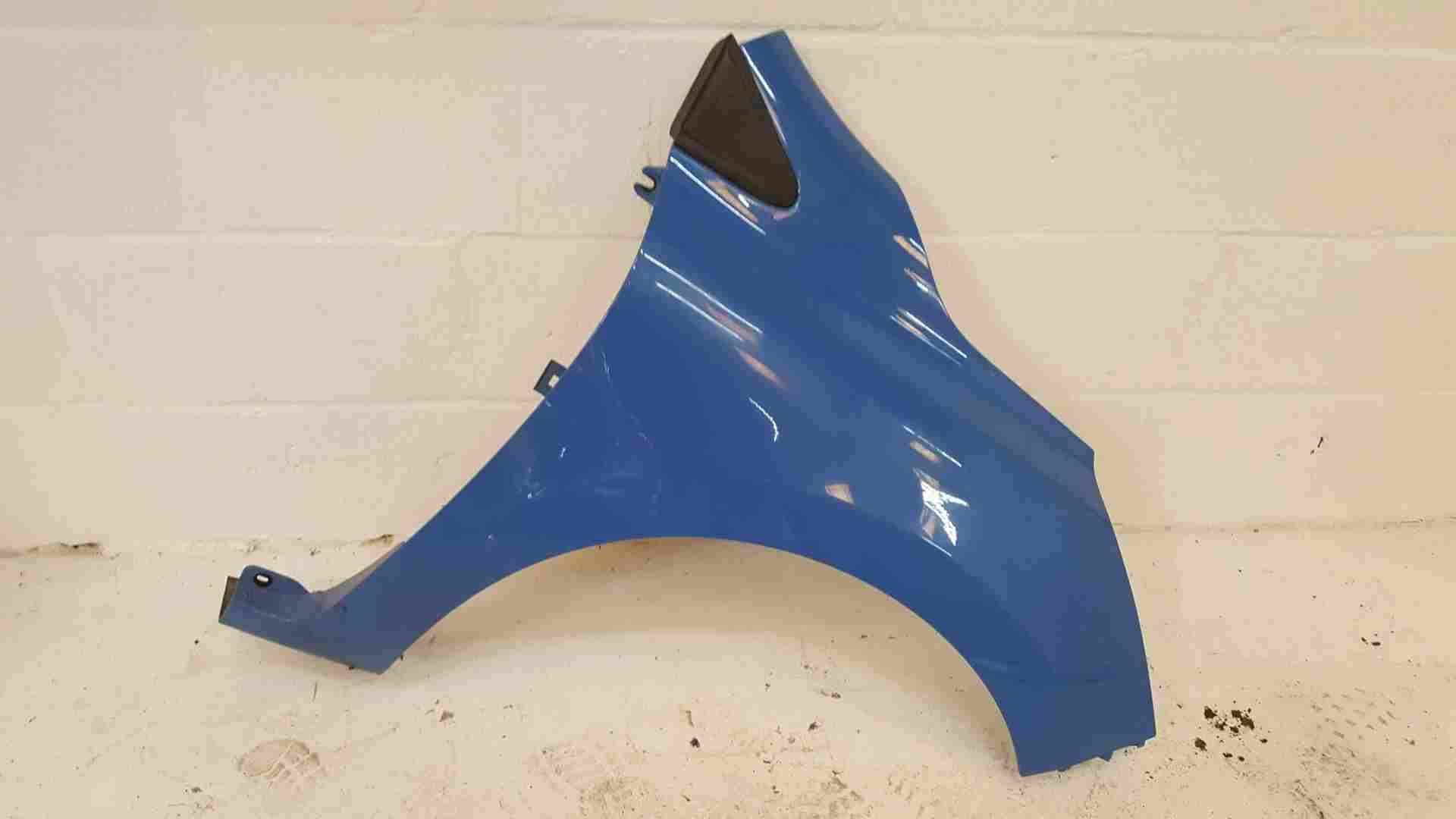 Thumb 2 Renault Clio MK4 2013-2018 Drivers Os Wing Blue Quarter Panel Ovrpj Cracked