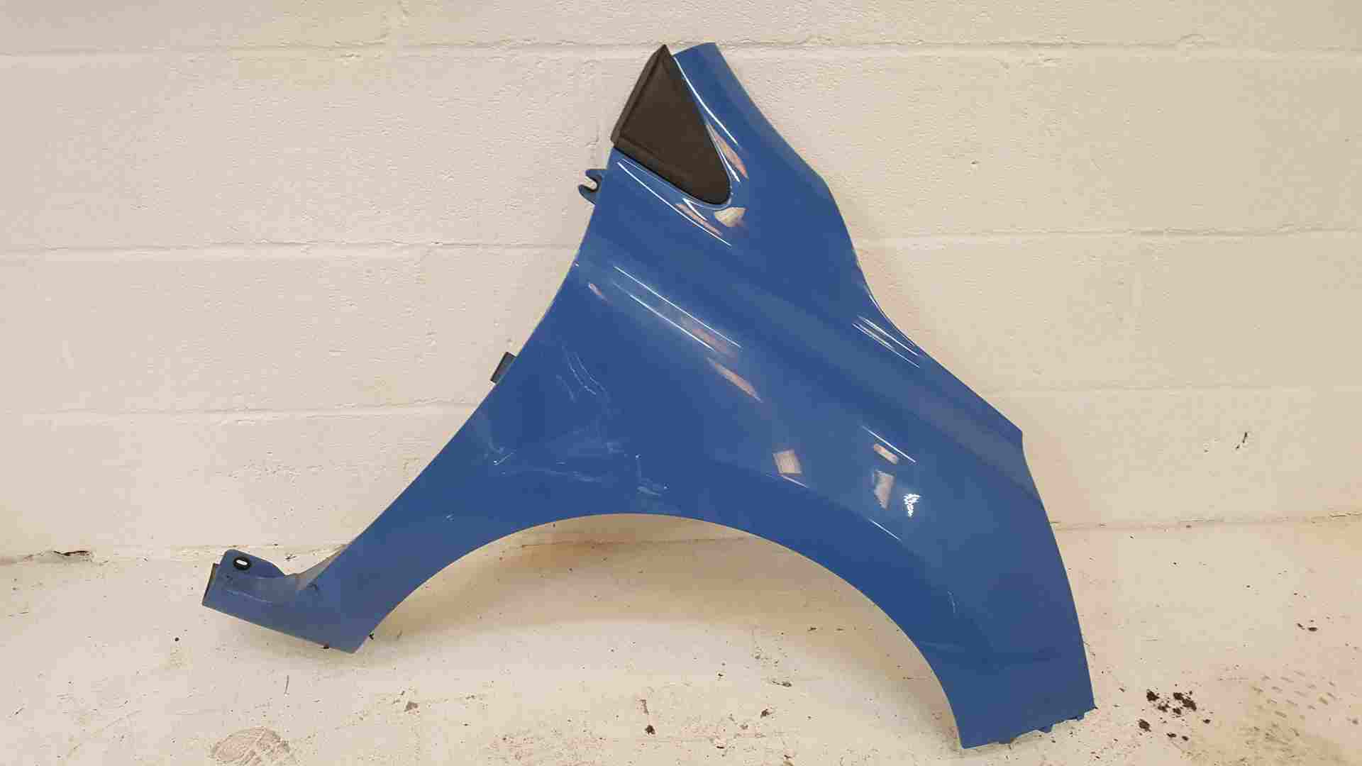 Thumb 5 Renault Clio MK4 2013-2018 Drivers Os Wing Blue Quarter Panel Ovrpj Cracked