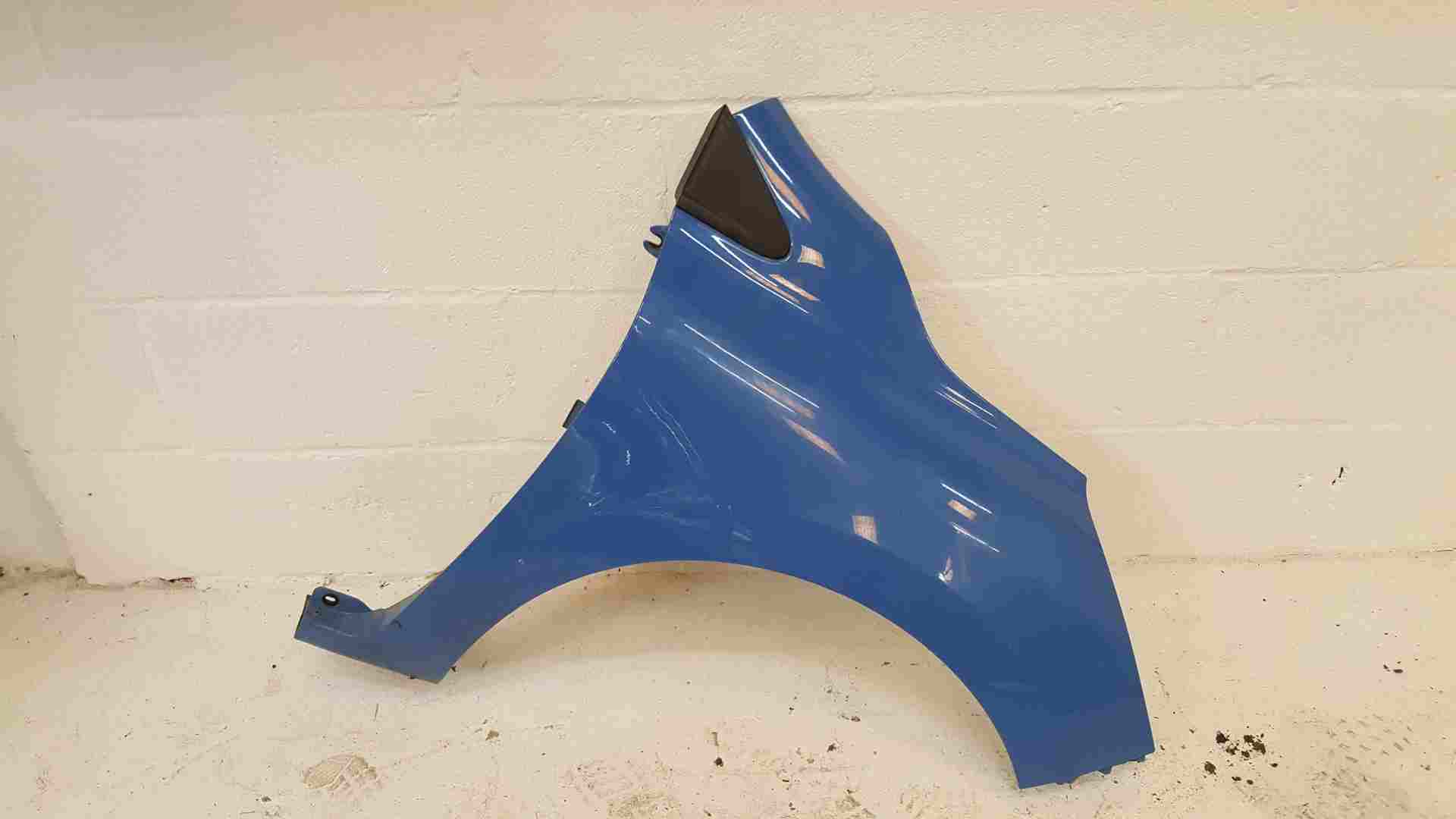 Thumb 7 Renault Clio MK4 2013-2018 Drivers Os Wing Blue Quarter Panel Ovrpj Cracked