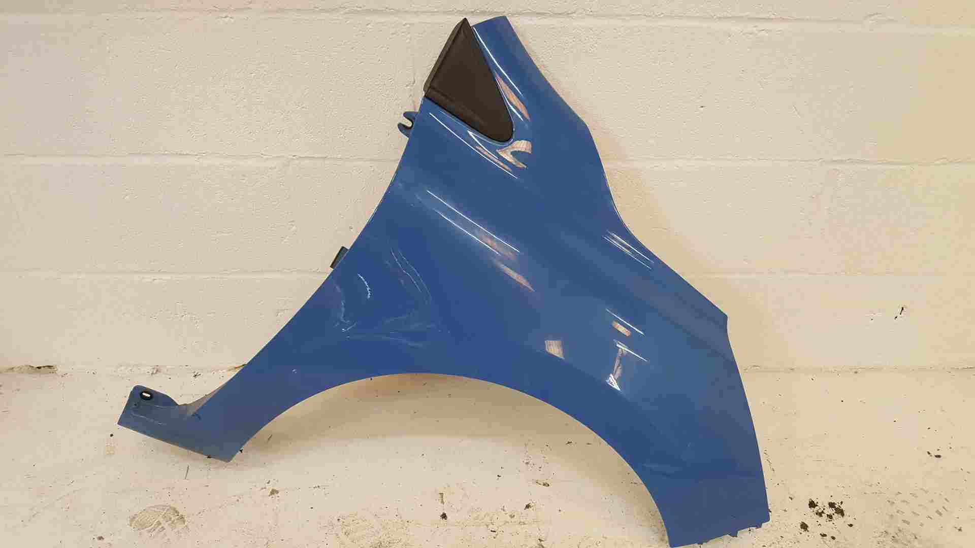 Renault Clio MK4 2013-2018 Drivers Os Wing Blue Quarter Panel Ovrpj Cracked