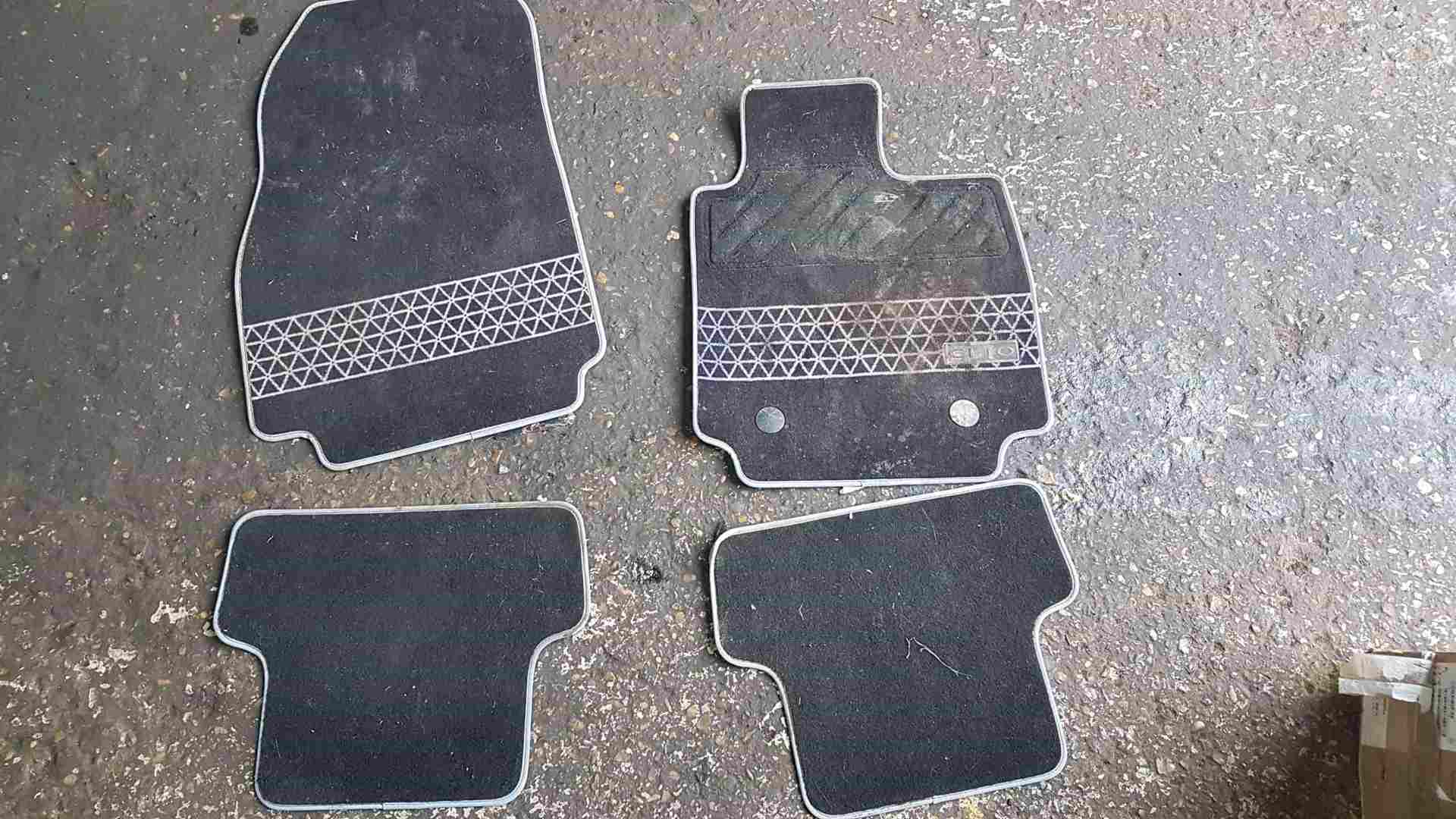 Renault Clio MK4 2013-2018 Floor Mats X4 Carpet 