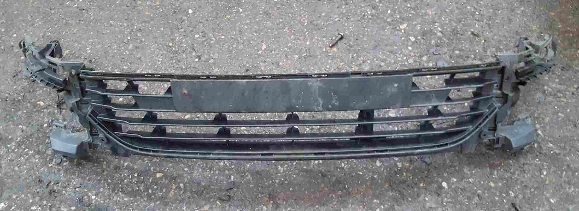 Thumb 4 Renault Clio MK4 2013-2018 Front Bumper Bottom Grill 628169950R