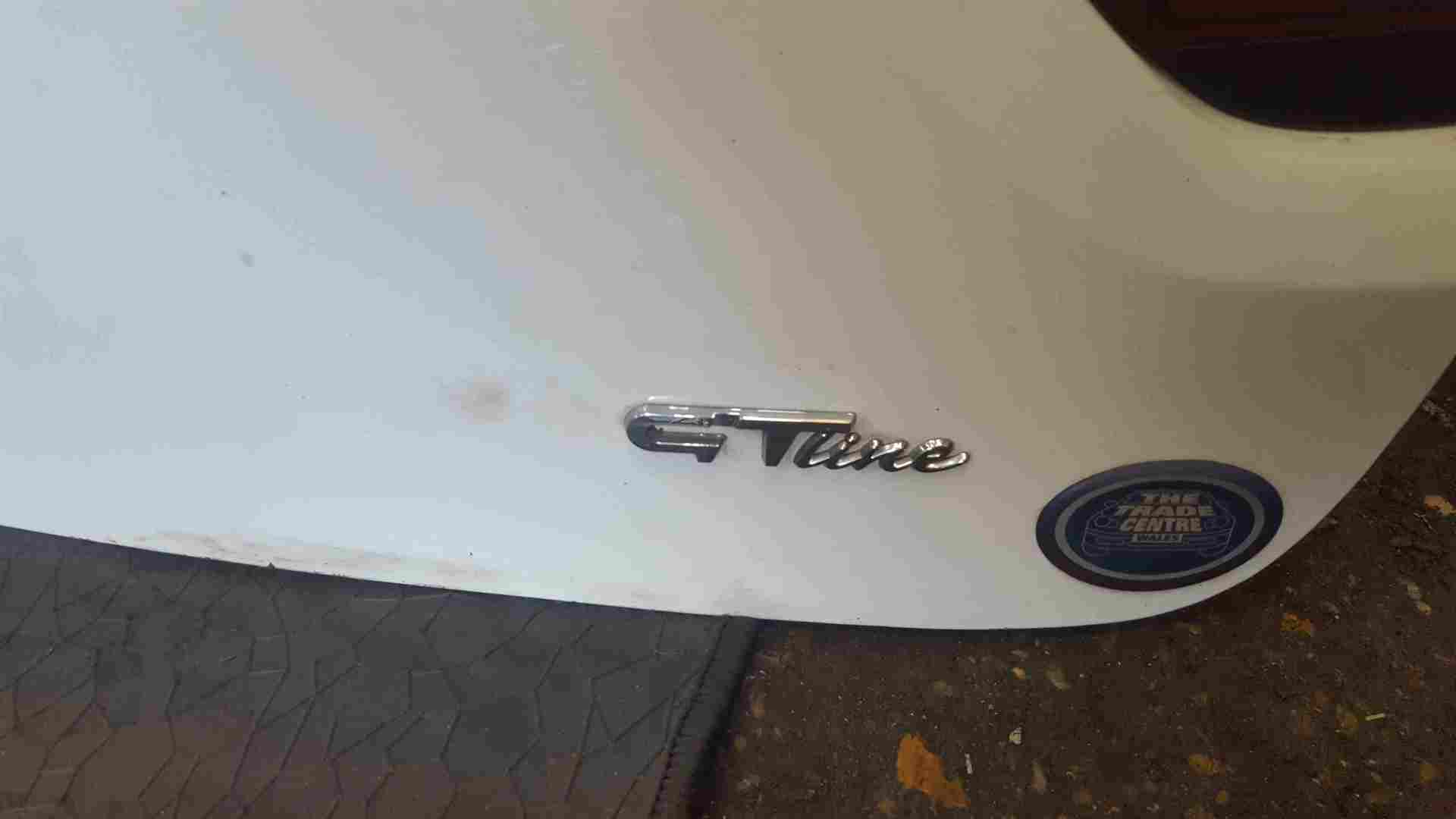 Thumb 4 Renault Clio MK4 2013-2018 GT Rear Tailgate Boot White 369