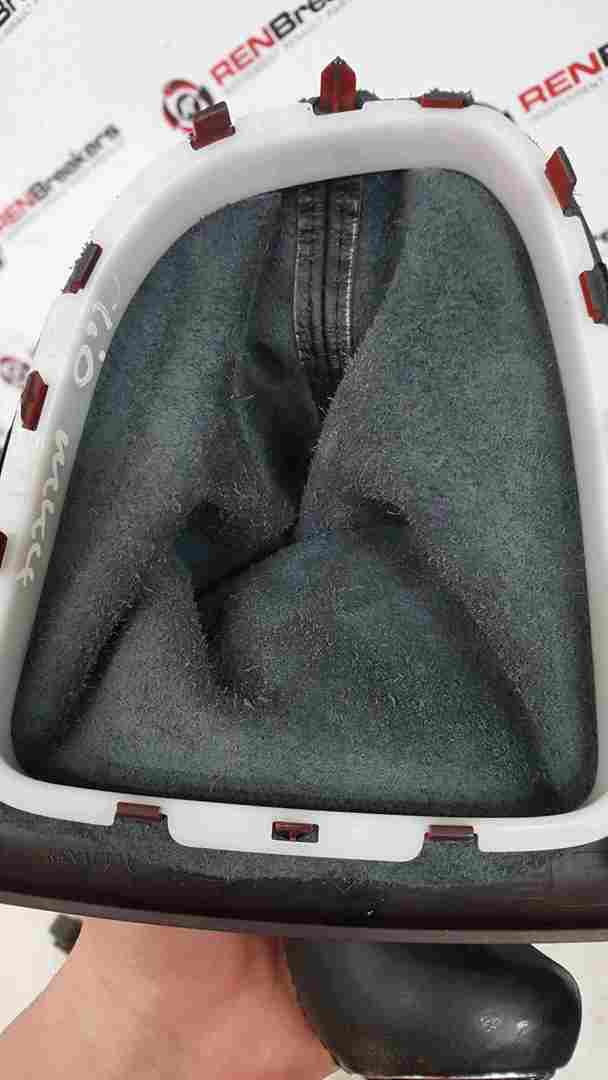 Thumb 4 Renault Clio MK4 2013-2018 Gearstick Gaitor Surround Trim Knob Red