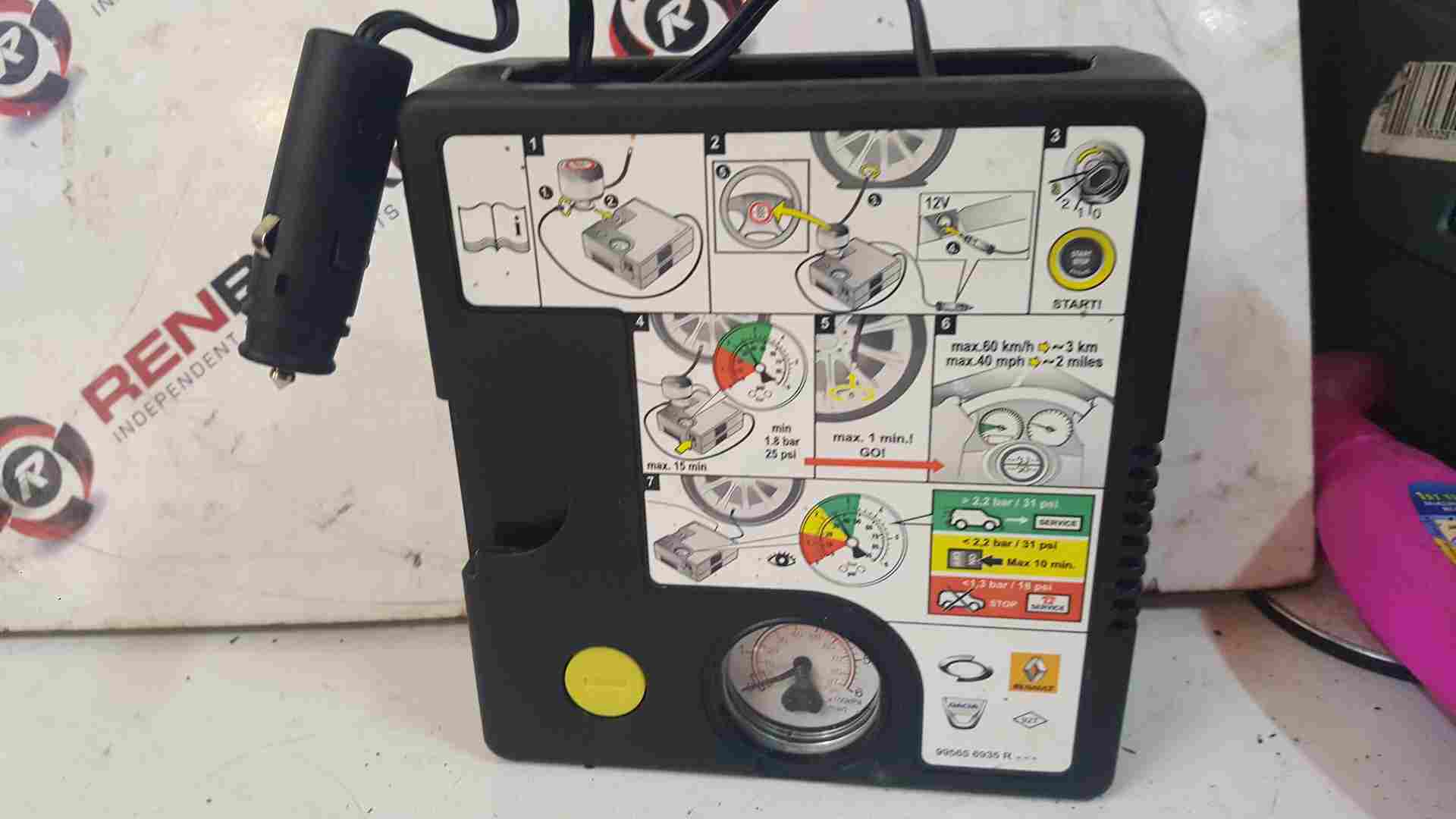 Thumb 6 Renault Clio MK4 2013-2018 Inflator Pump 995656935R