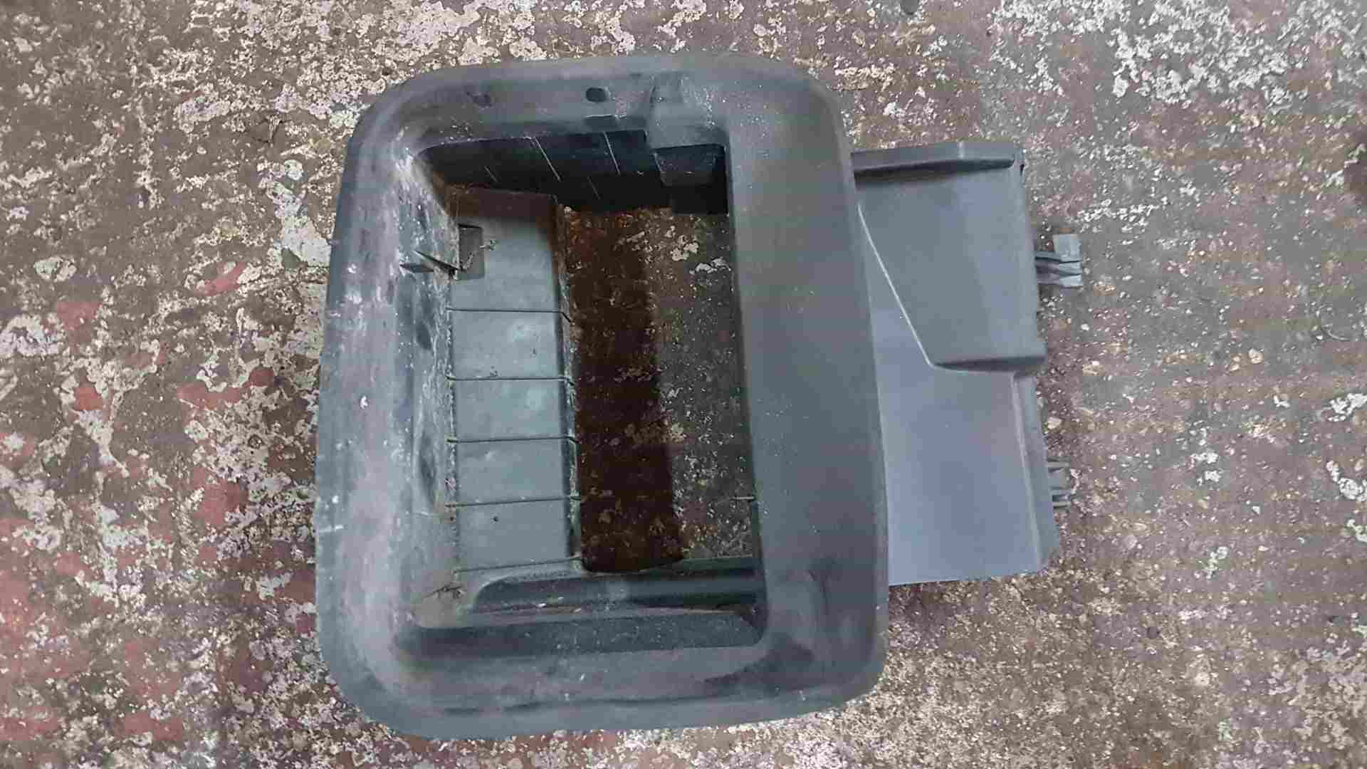 Renault Clio MK4 2013-2018 Intercooler Plastic AIR Duct Scoop 215588067R