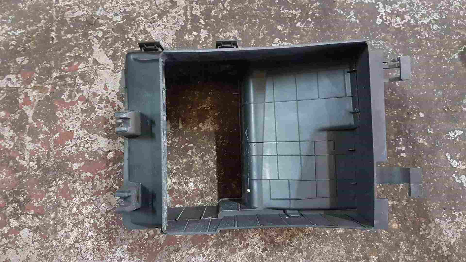 Thumb 4 Renault Clio MK4 2013-2018 Intercooler Plastic AIR Duct Scoop 215588067R