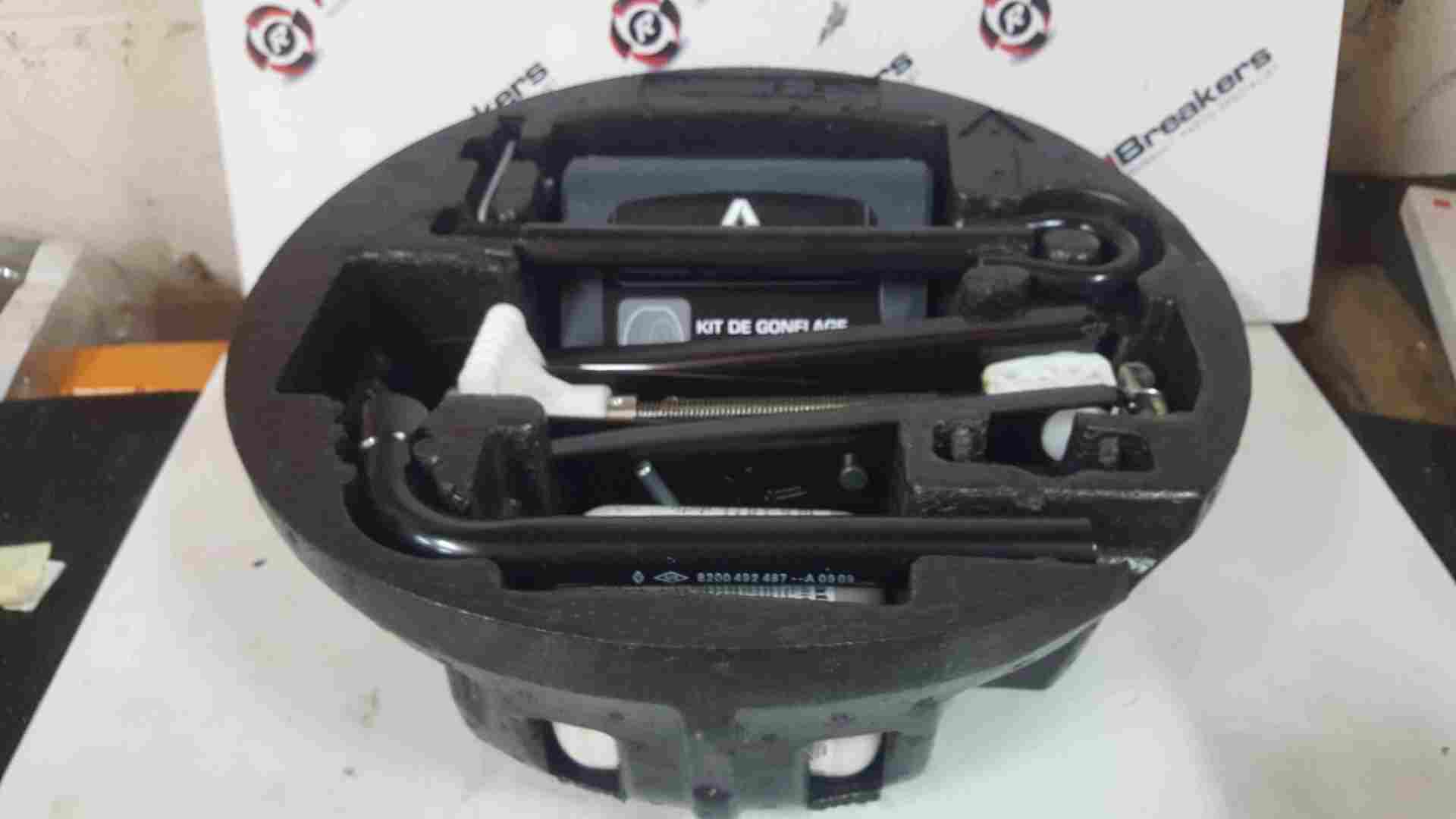 Renault Clio MK4 2013-2018 Jack Set + Inflator Pump 995044519R